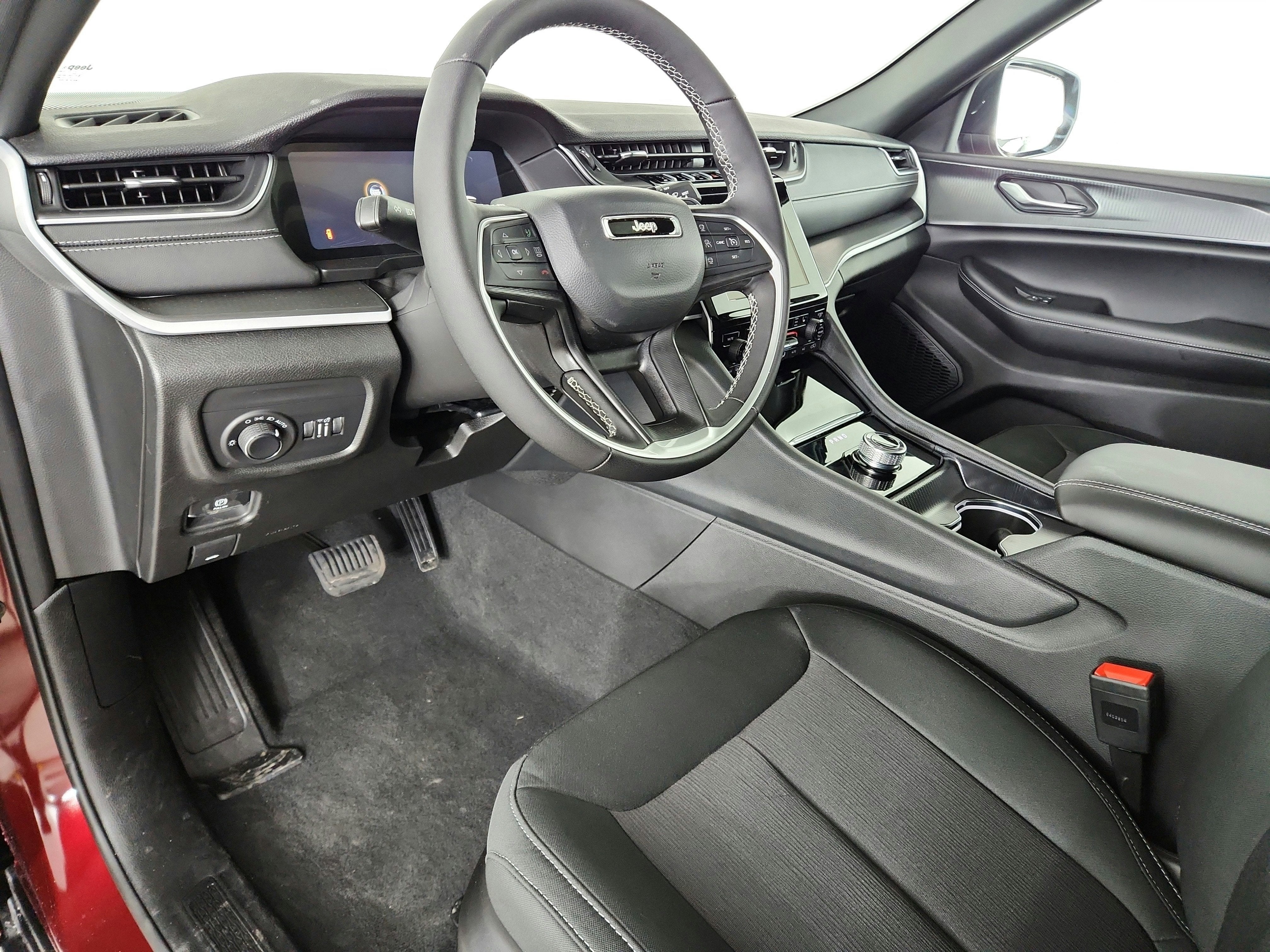 2026 Jeep Grand Cherokee JEEP GRAND CHEROKEE LAREDO 4X4