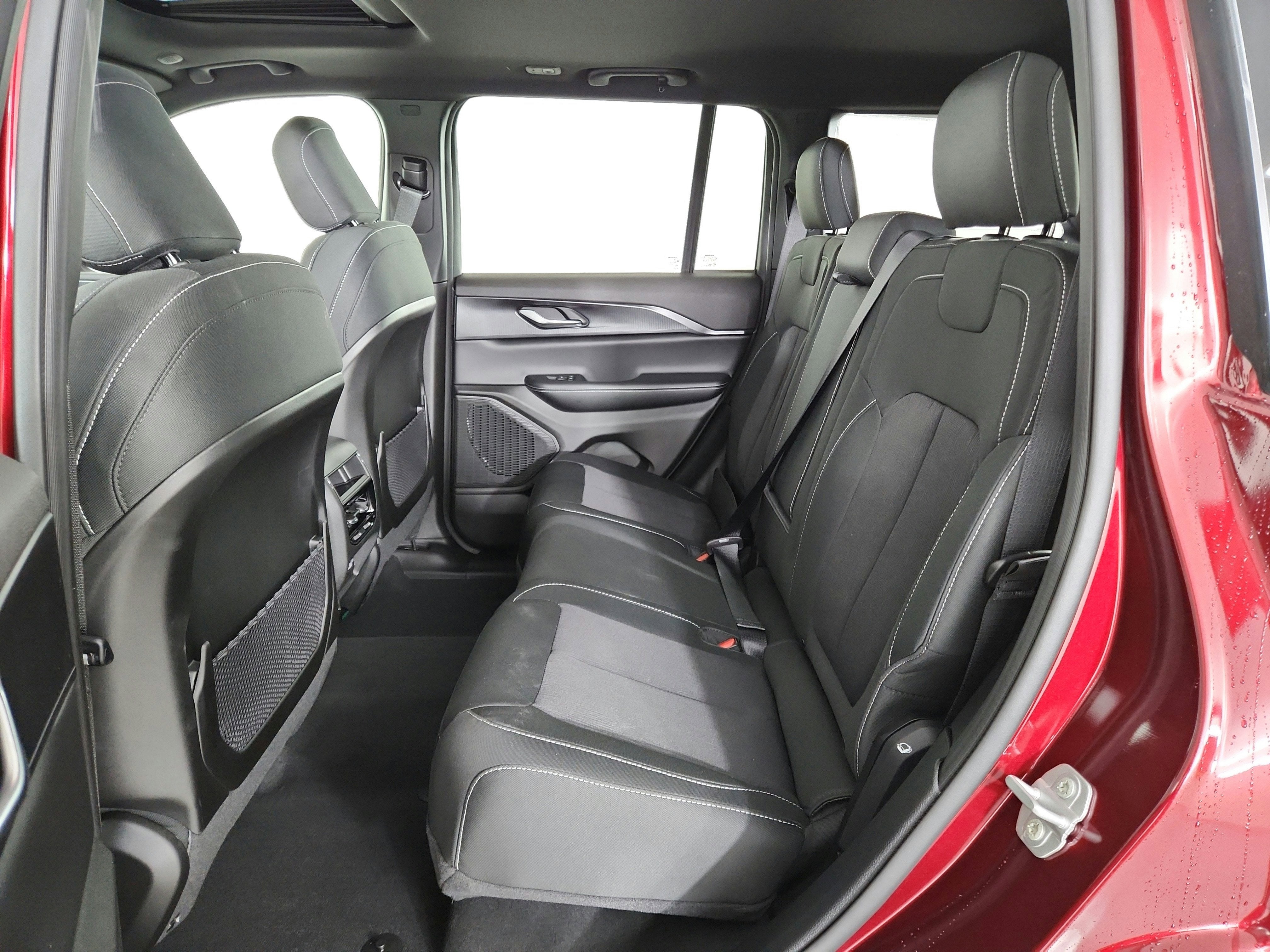 2026 Jeep Grand Cherokee JEEP GRAND CHEROKEE LAREDO 4X4