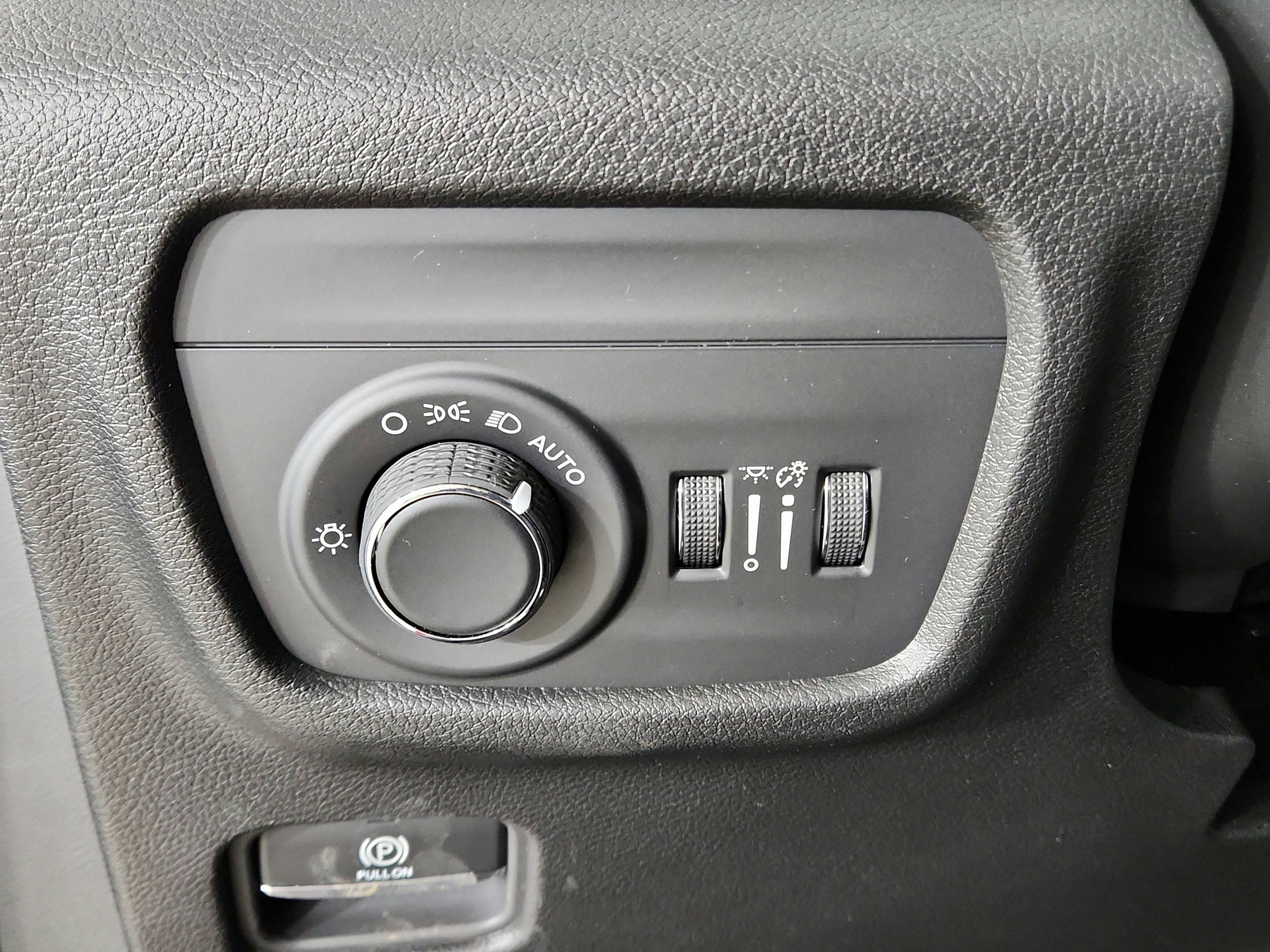 2026 Jeep Grand Cherokee JEEP GRAND CHEROKEE LAREDO 4X4