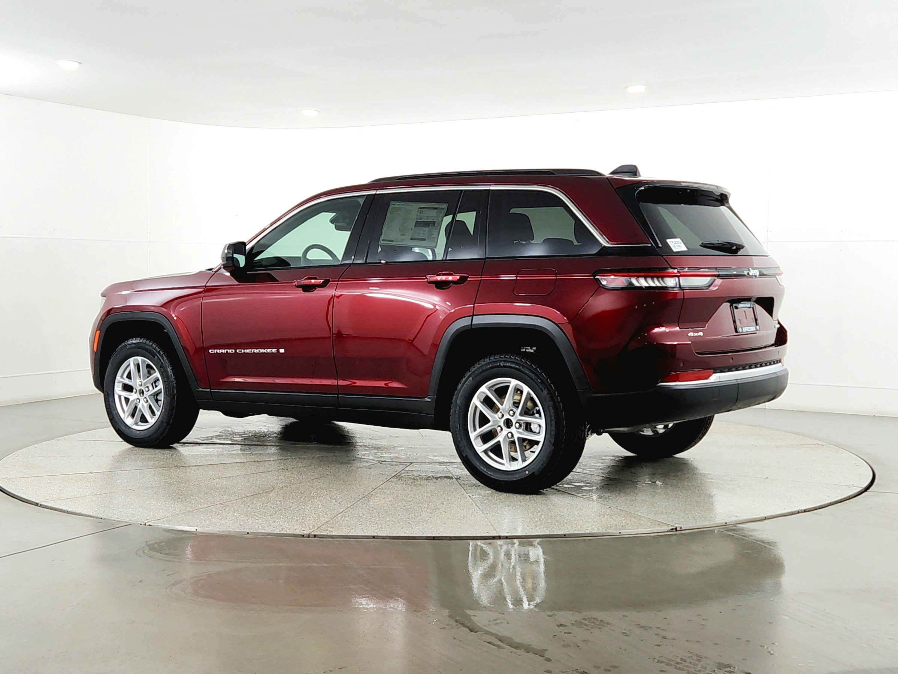 2026 Jeep Grand Cherokee JEEP GRAND CHEROKEE LAREDO 4X4