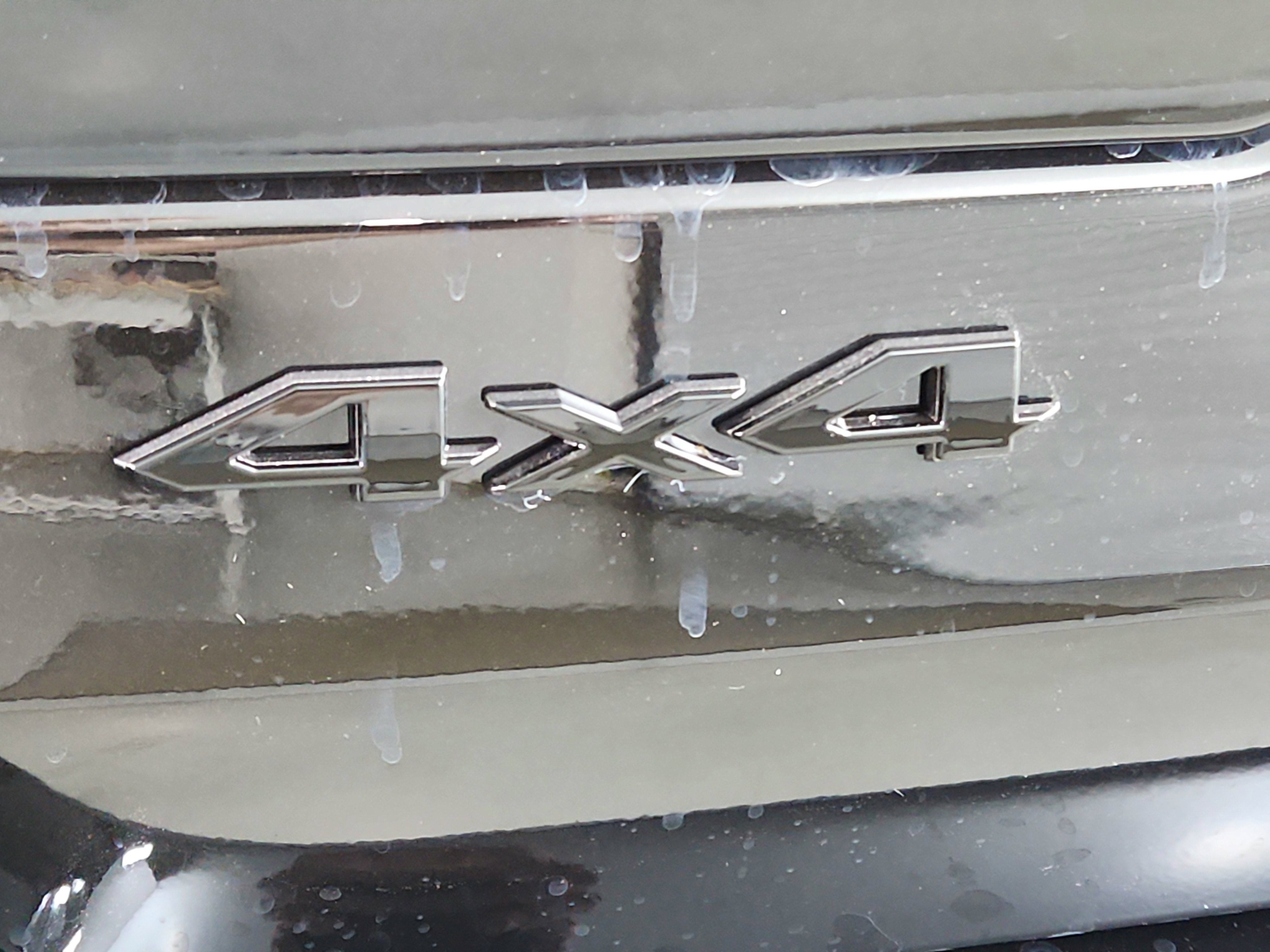 2025 Jeep Grand Cherokee JEEP GRAND CHEROKEE LAREDO 4X4