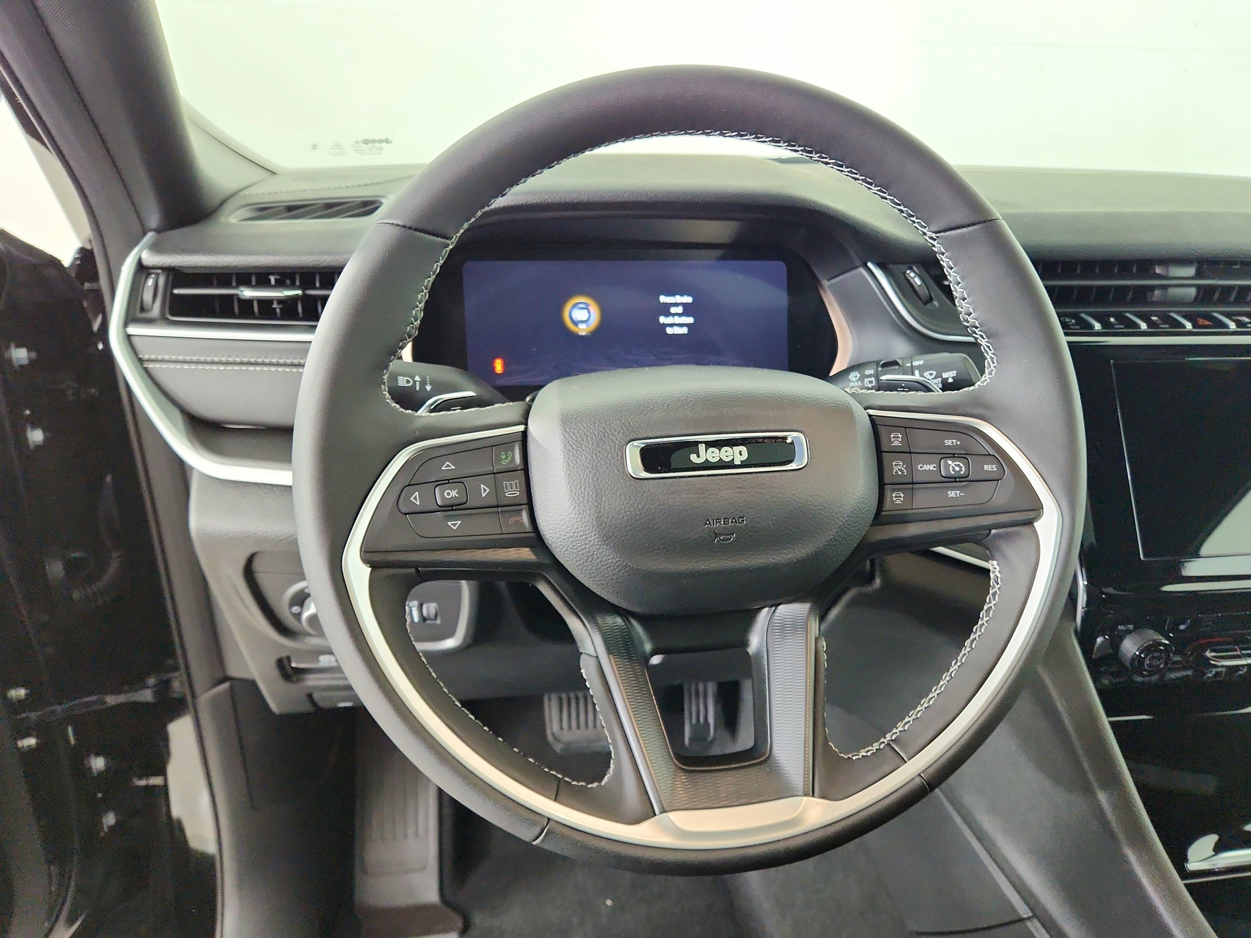 2025 Jeep Grand Cherokee JEEP GRAND CHEROKEE LAREDO 4X4