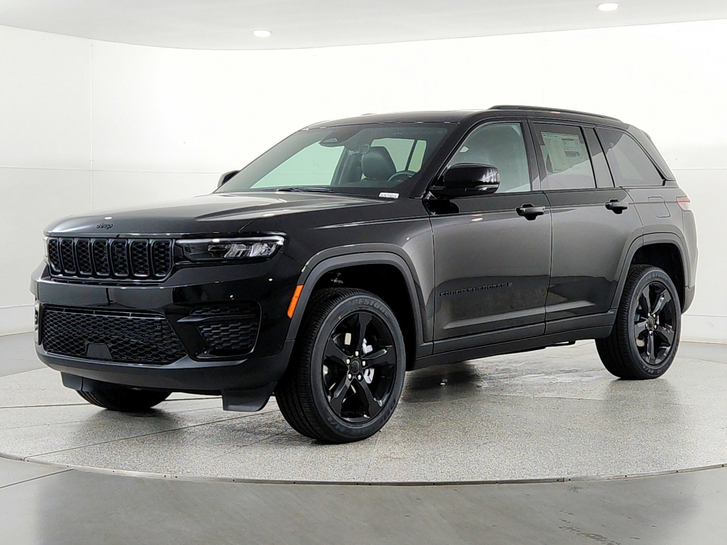 2025 Jeep Grand Cherokee JEEP GRAND CHEROKEE LAREDO 4X4