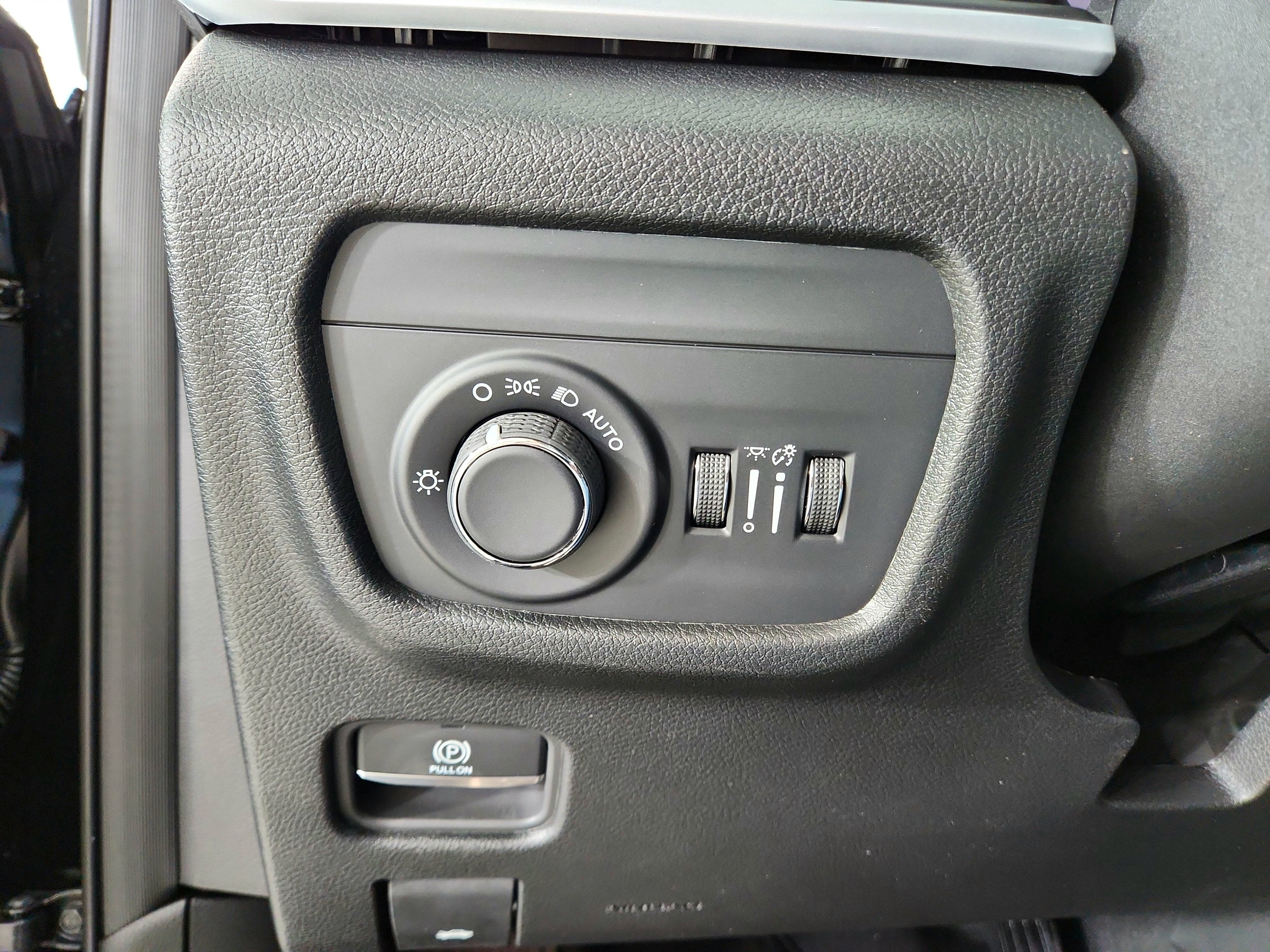 2025 Jeep Grand Cherokee JEEP GRAND CHEROKEE LAREDO 4X4