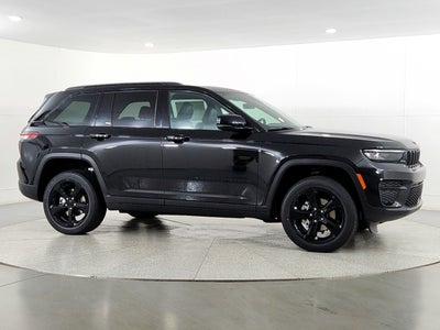 2025 Jeep Grand Cherokee JEEP GRAND CHEROKEE LAREDO 4X4