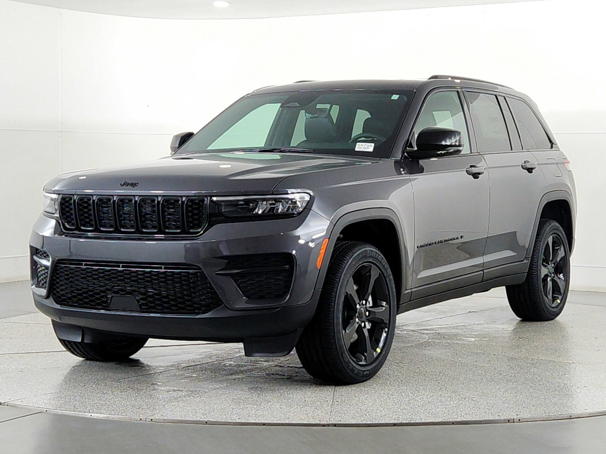 2025 Jeep Grand Cherokee JEEP GRAND CHEROKEE LAREDO 4X4