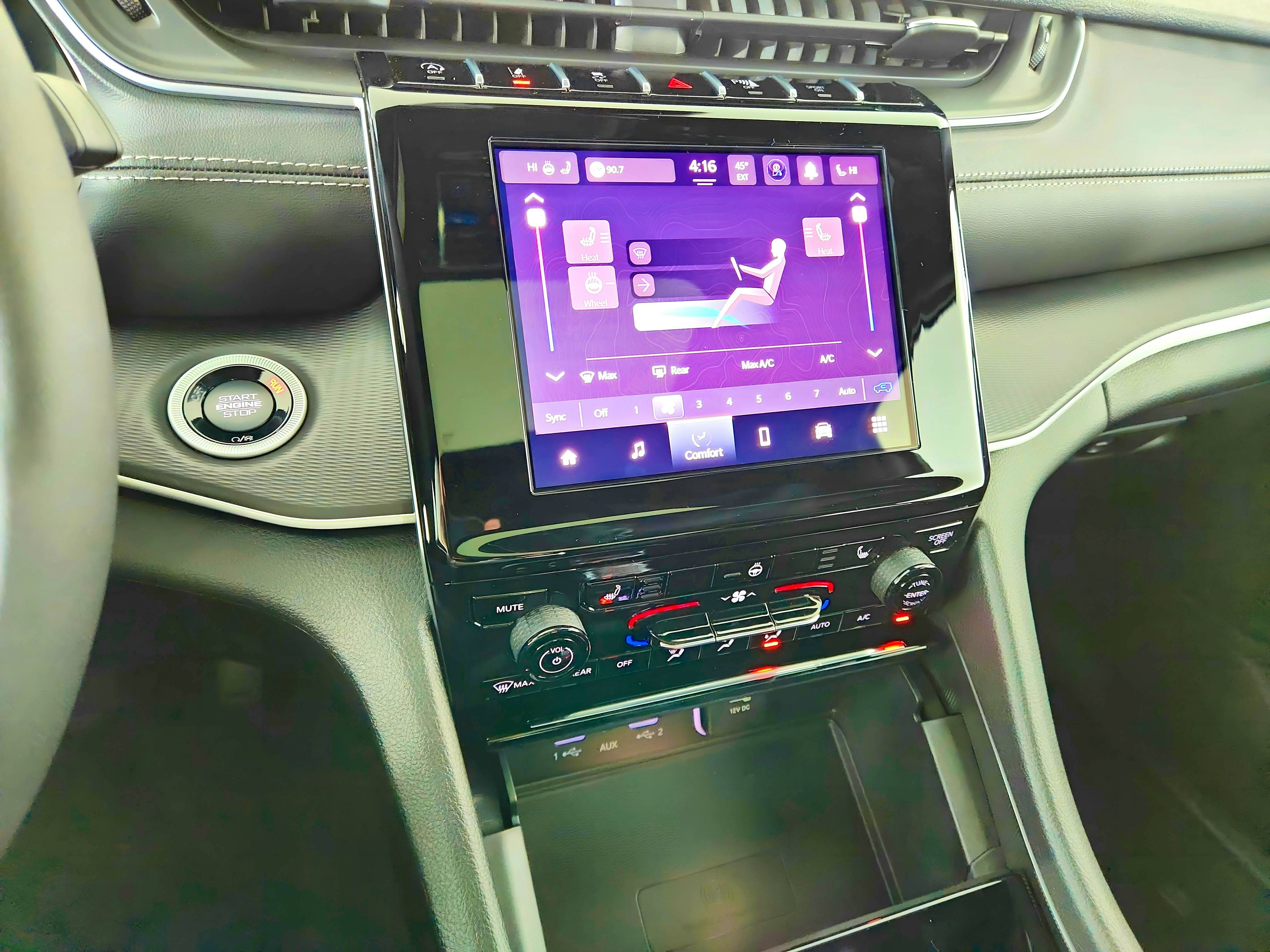 2025 Jeep Grand Cherokee JEEP GRAND CHEROKEE LAREDO 4X4