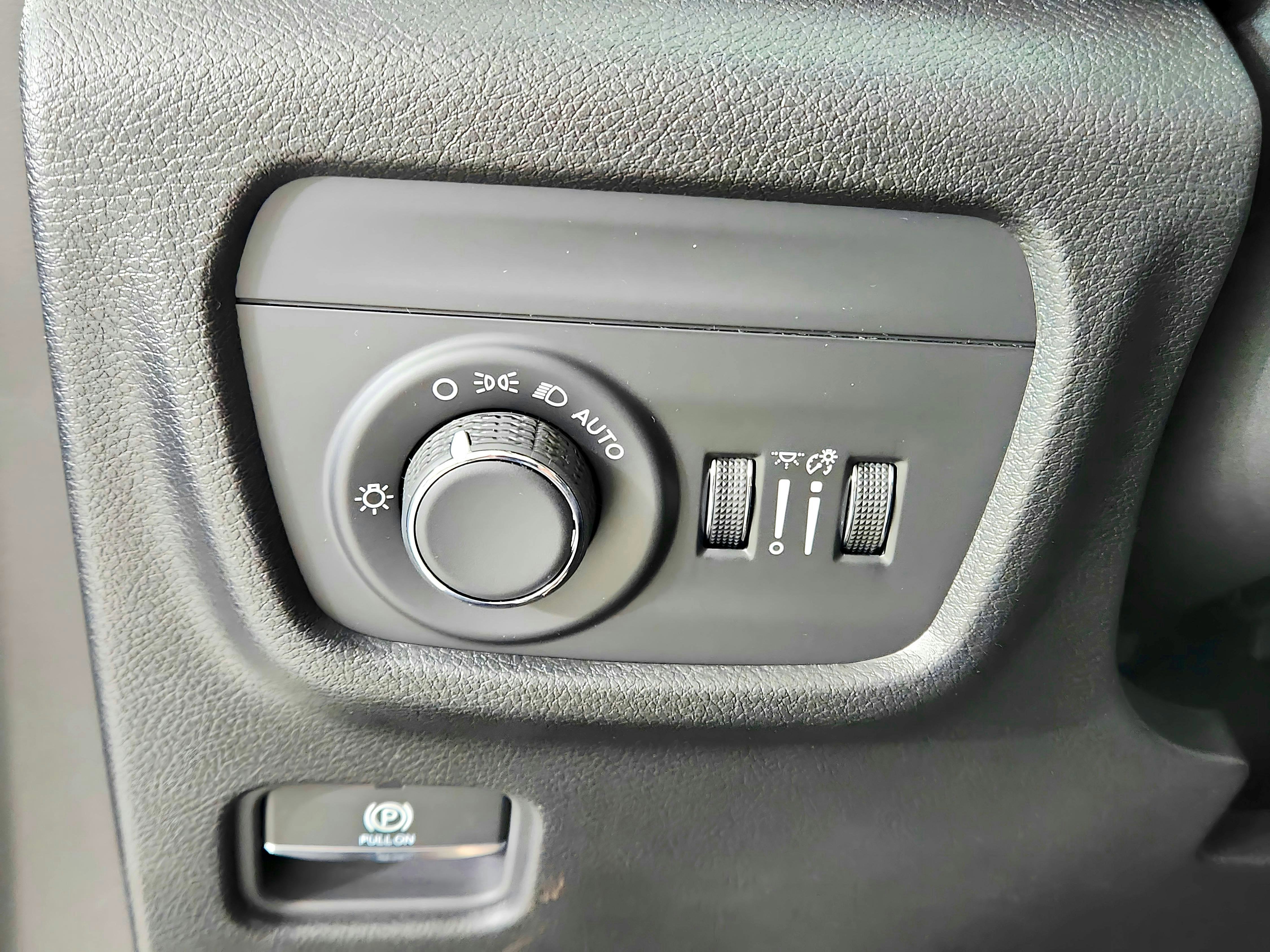 2025 Jeep Grand Cherokee JEEP GRAND CHEROKEE LAREDO 4X4