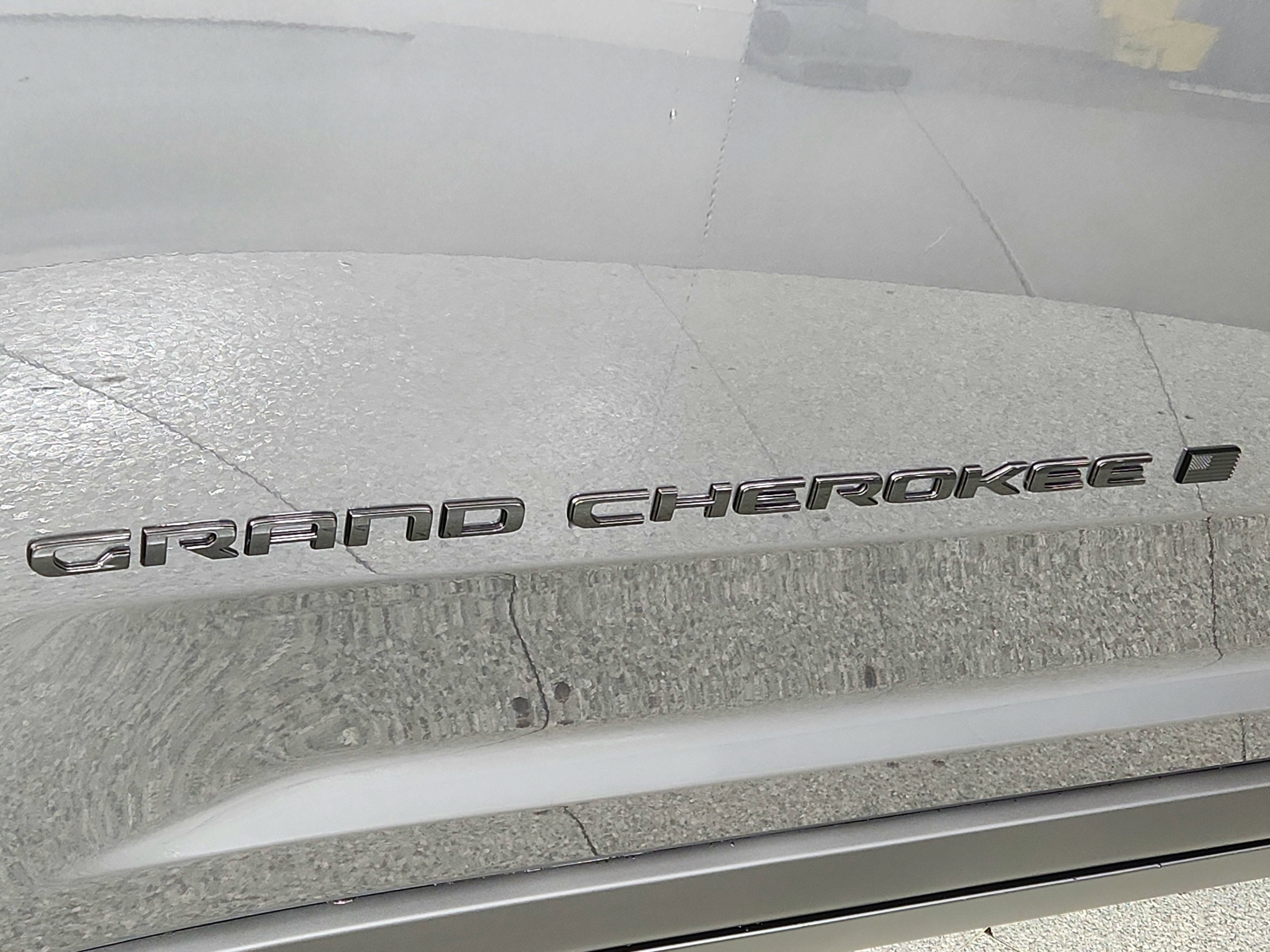 2025 Jeep Grand Cherokee JEEP GRAND CHEROKEE LAREDO 4X4