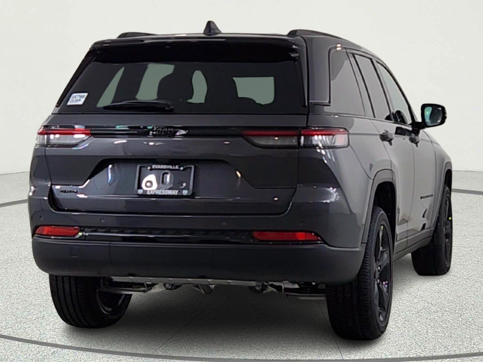 2025 Jeep Grand Cherokee JEEP GRAND CHEROKEE LAREDO 4X4