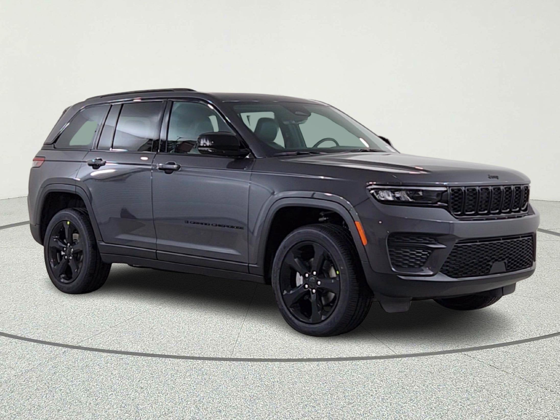 2025 Jeep Grand Cherokee JEEP GRAND CHEROKEE LAREDO 4X4