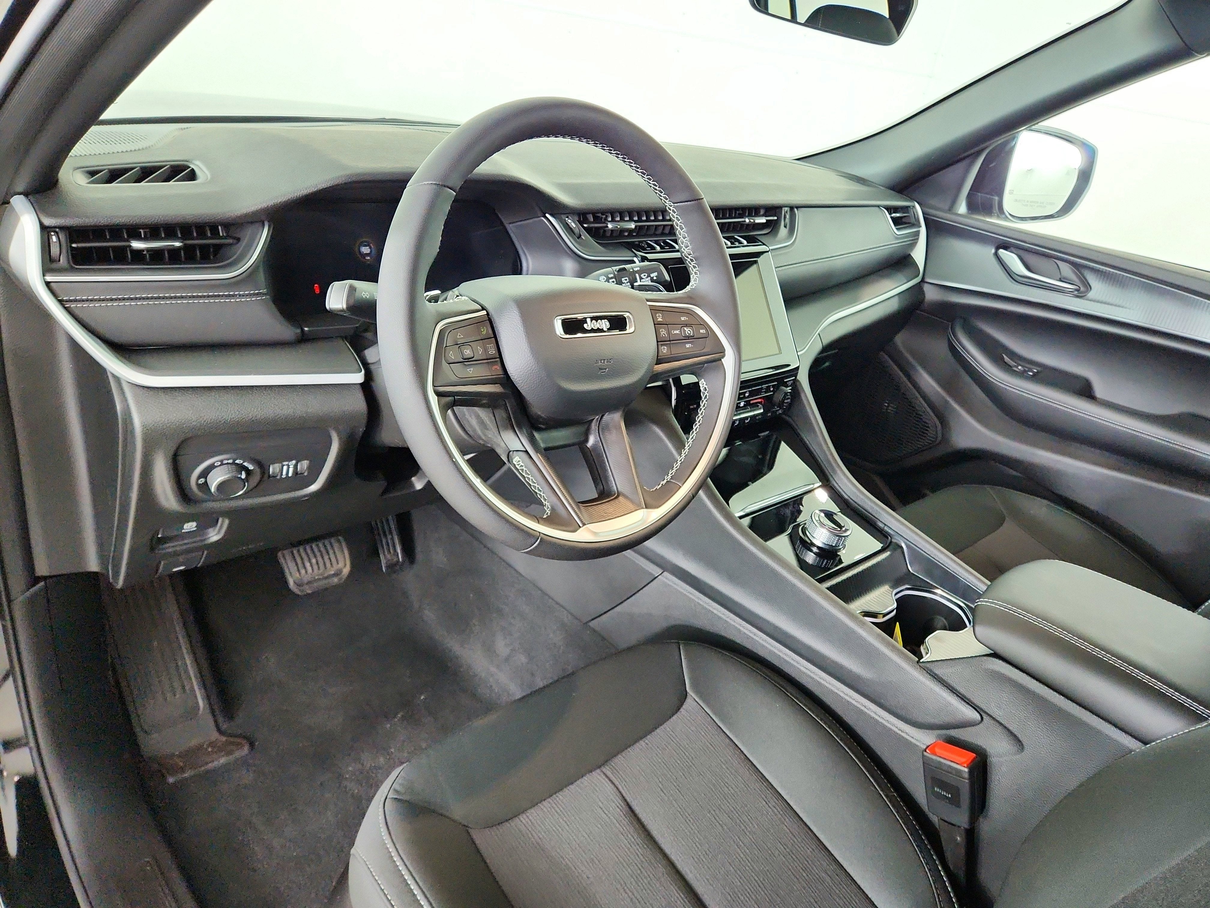 2026 Jeep Grand Cherokee JEEP GRAND CHEROKEE LAREDO 4X4