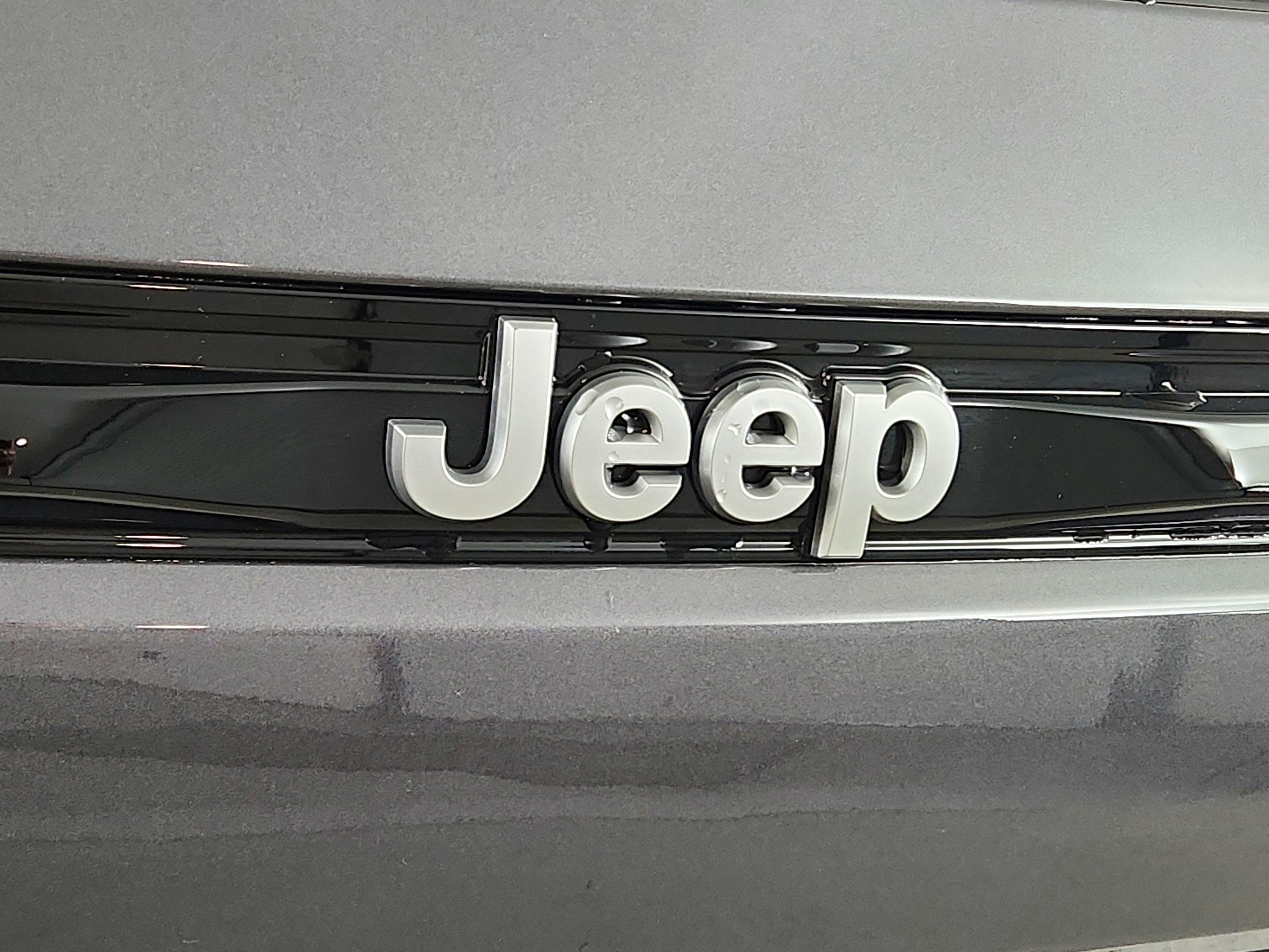 2026 Jeep Grand Cherokee JEEP GRAND CHEROKEE LAREDO 4X4