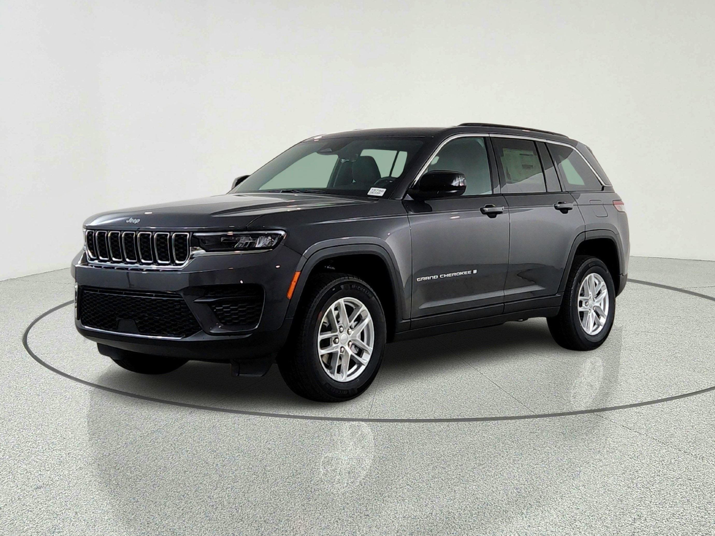 2026 Jeep Grand Cherokee JEEP GRAND CHEROKEE LAREDO 4X4