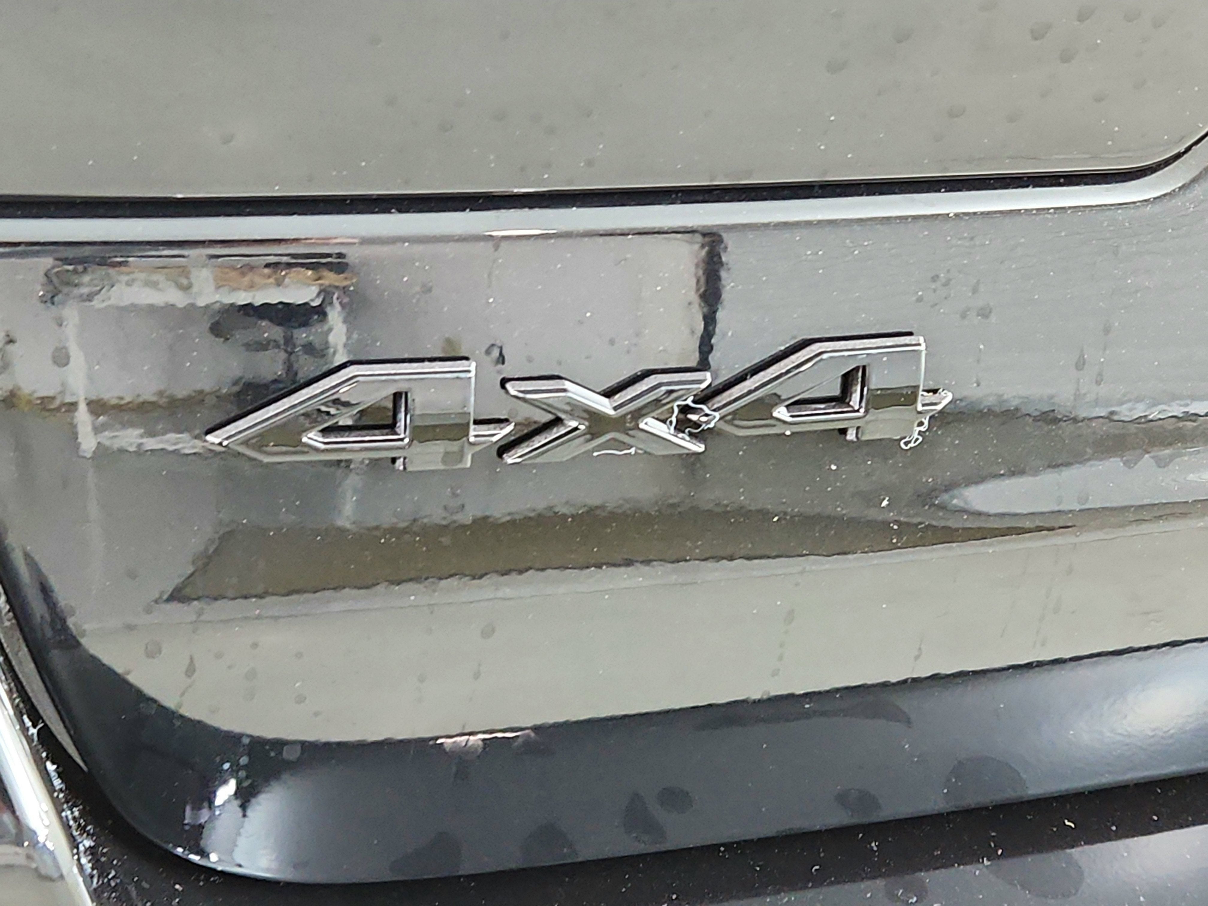 2025 Jeep Grand Cherokee JEEP GRAND CHEROKEE LAREDO 4X4