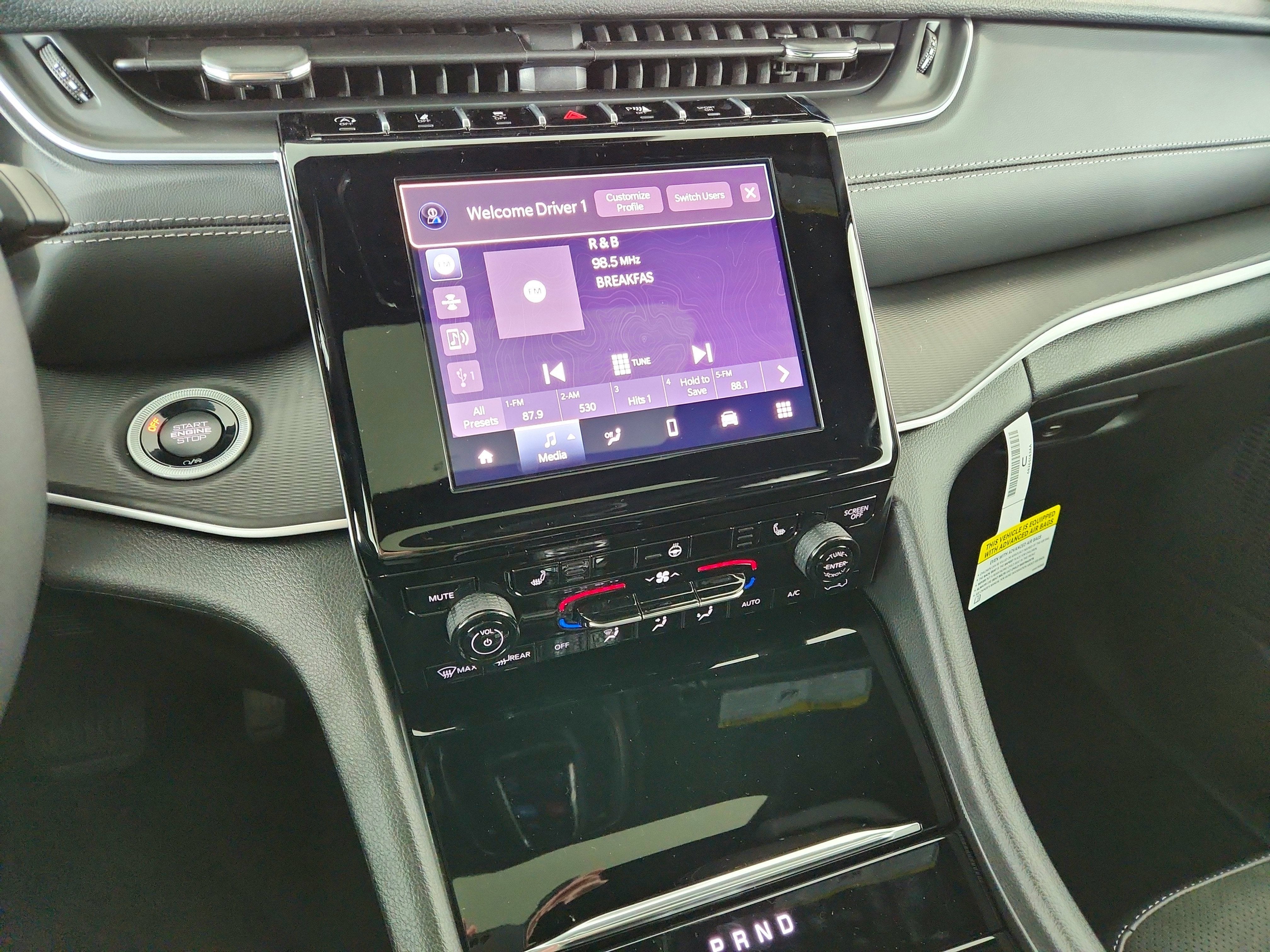 2025 Jeep Grand Cherokee JEEP GRAND CHEROKEE LAREDO 4X4