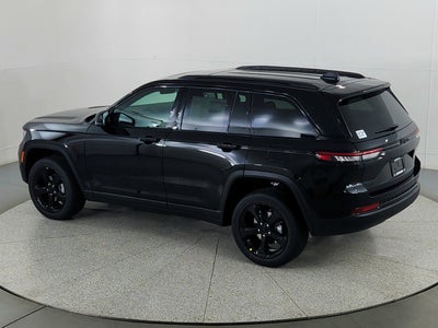 2025 Jeep Grand Cherokee JEEP GRAND CHEROKEE LAREDO 4X4