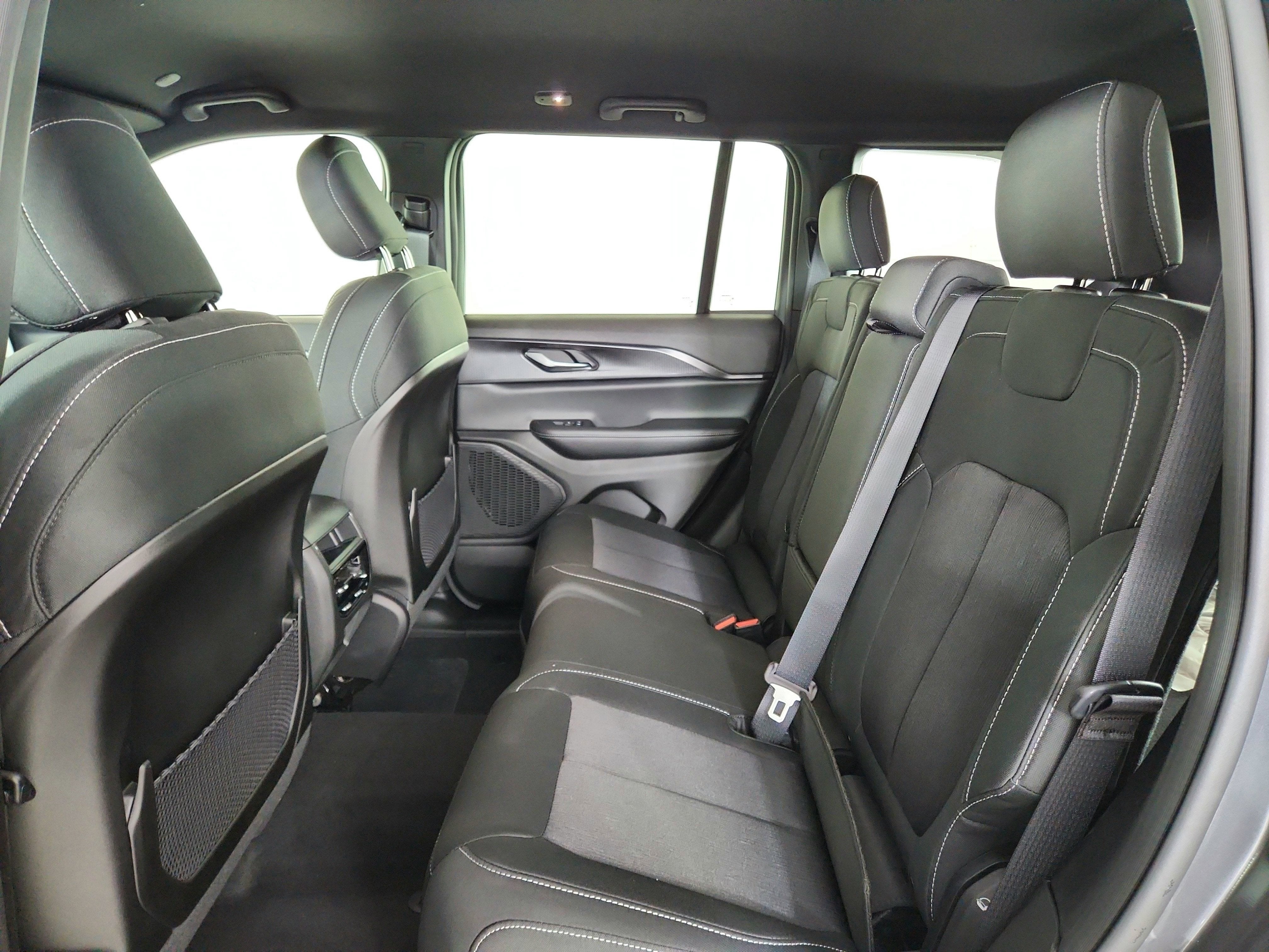2026 Jeep Grand Cherokee JEEP GRAND CHEROKEE LAREDO 4X4