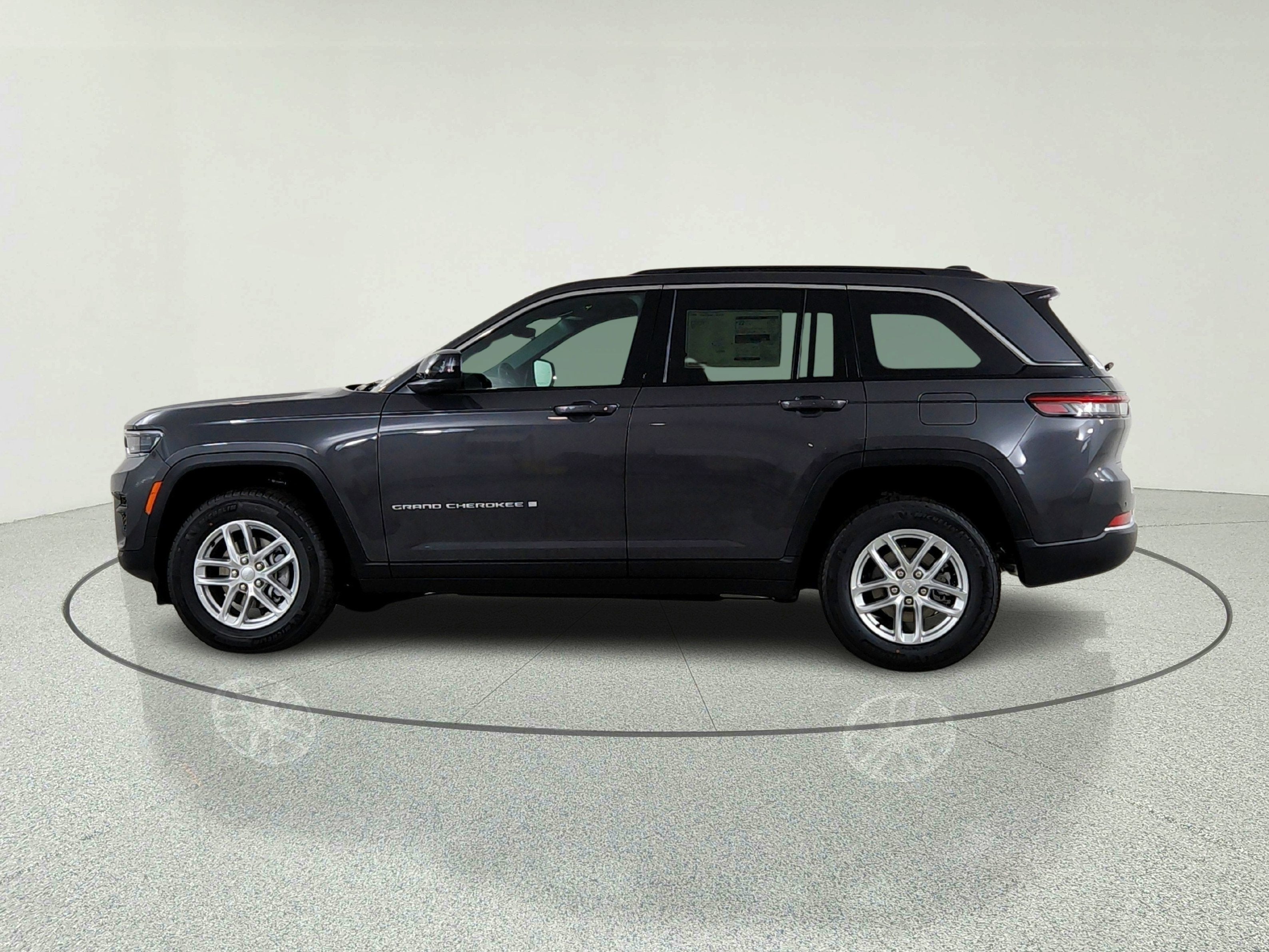 2026 Jeep Grand Cherokee JEEP GRAND CHEROKEE LAREDO 4X4