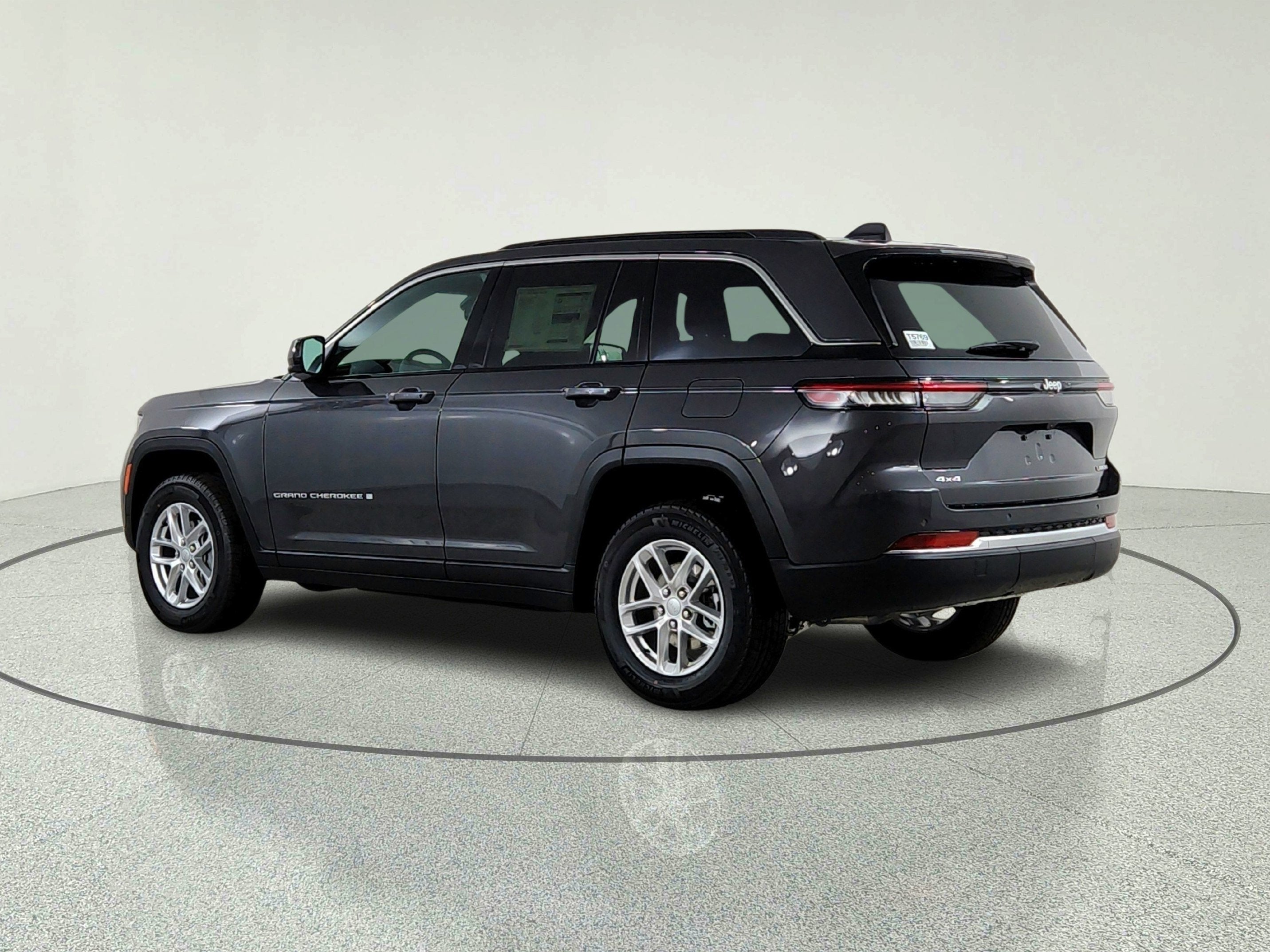 2026 Jeep Grand Cherokee JEEP GRAND CHEROKEE LAREDO 4X4