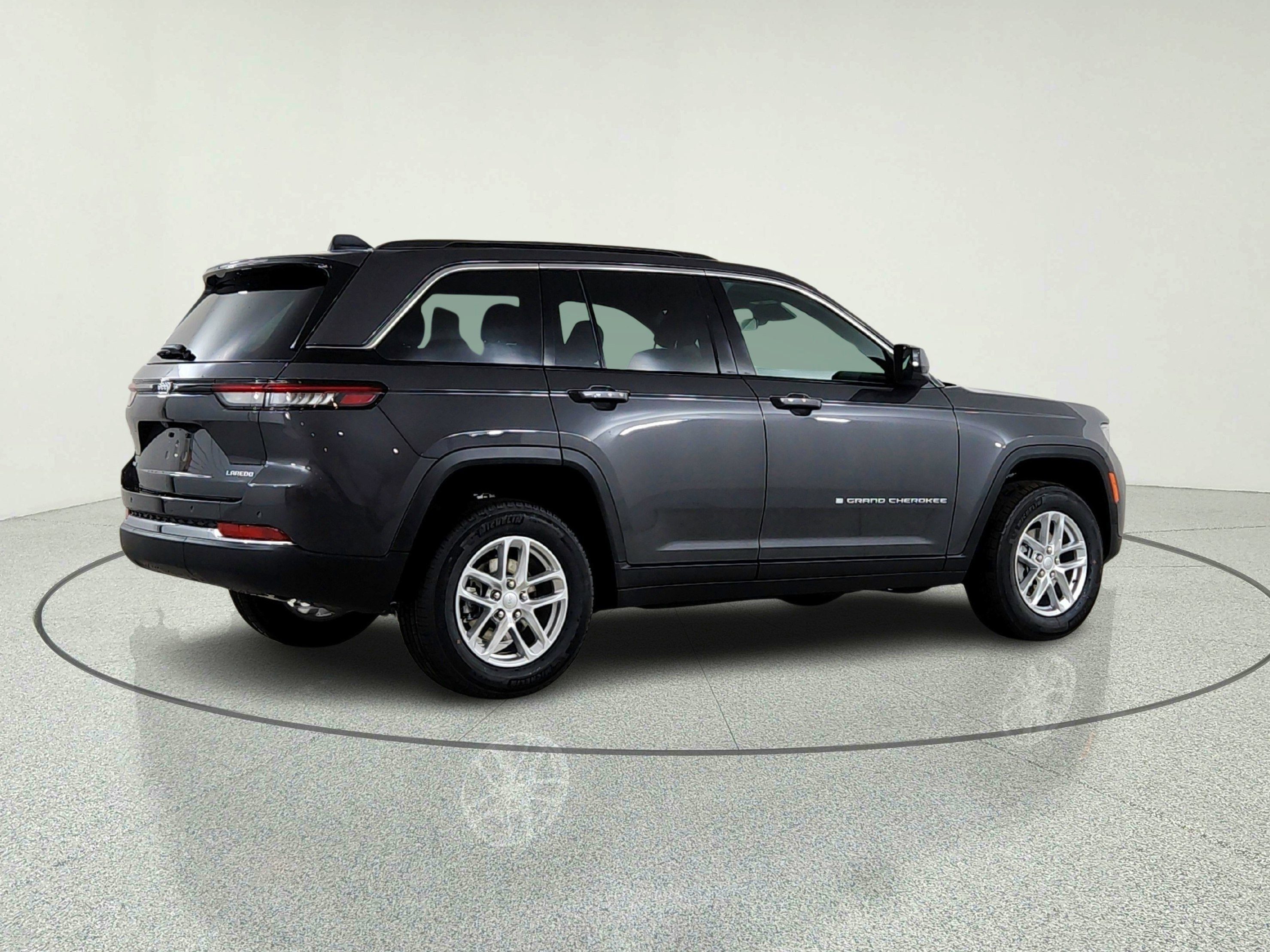 2026 Jeep Grand Cherokee JEEP GRAND CHEROKEE LAREDO 4X4