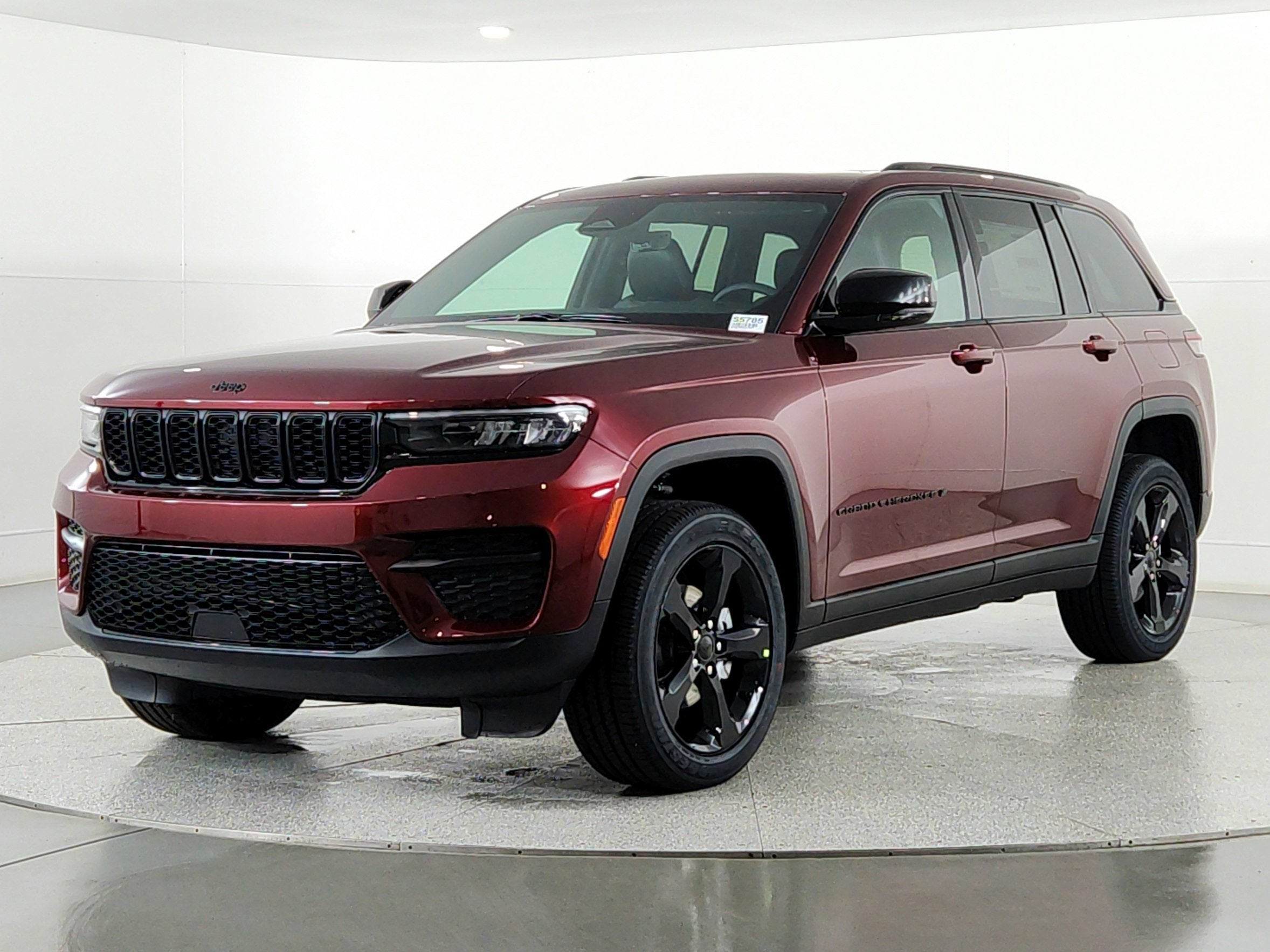 2025 Jeep Grand Cherokee JEEP GRAND CHEROKEE LAREDO 4X4