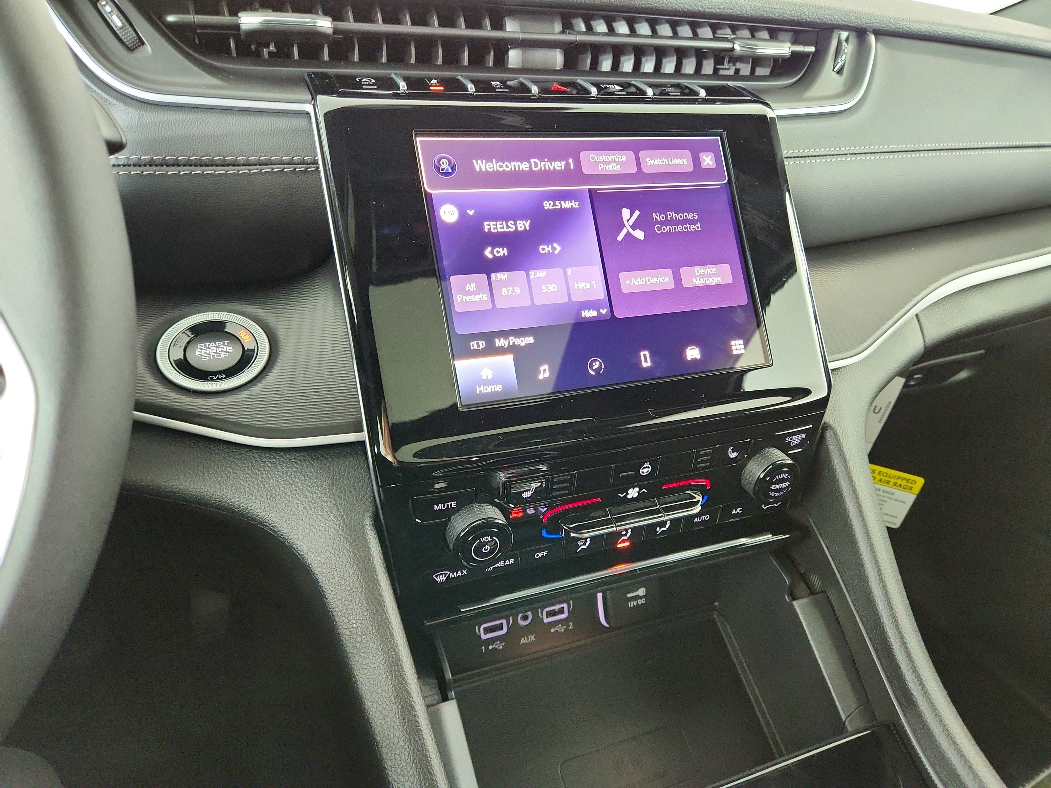 2025 Jeep Grand Cherokee JEEP GRAND CHEROKEE LAREDO 4X4