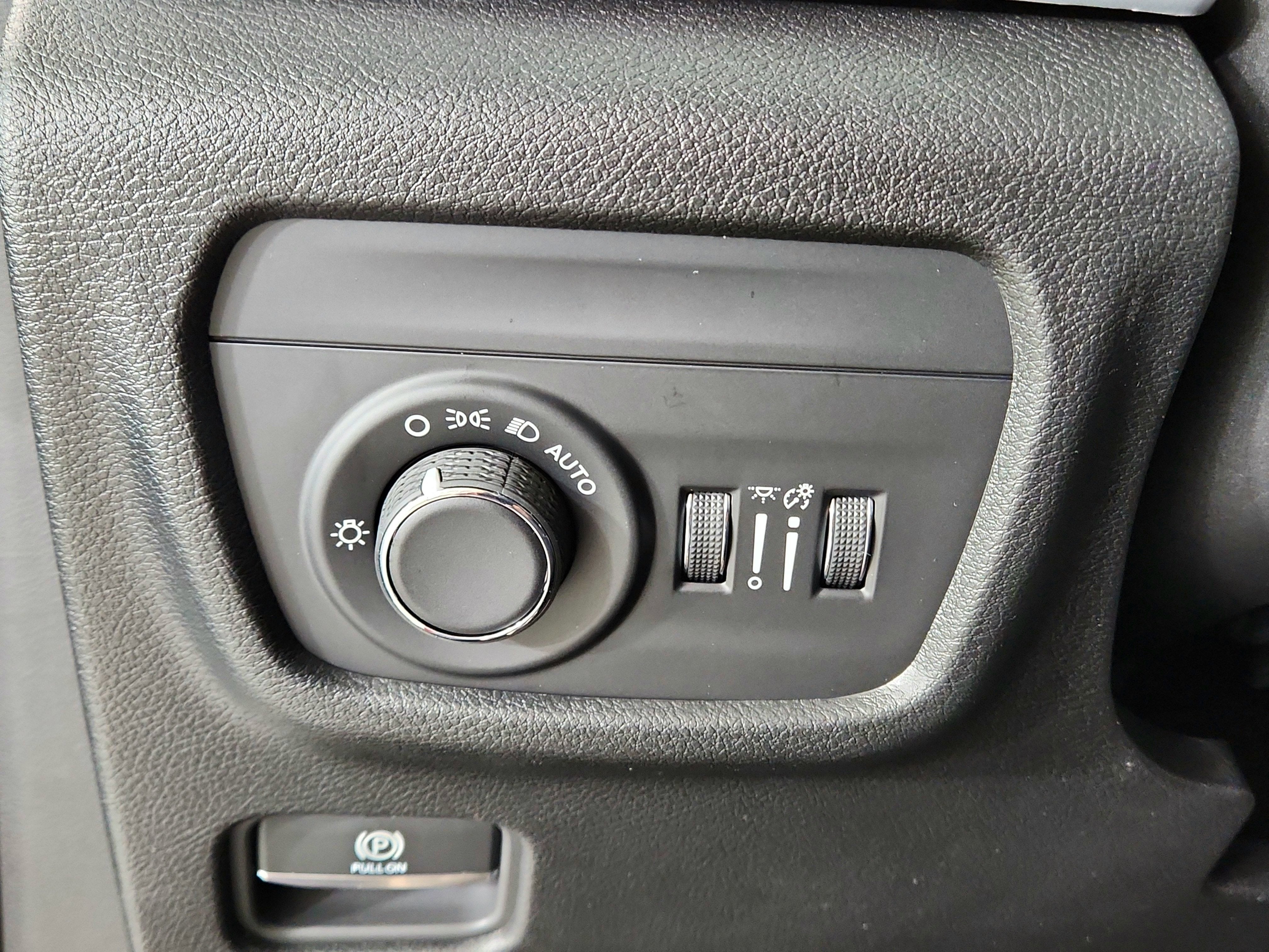 2025 Jeep Grand Cherokee JEEP GRAND CHEROKEE LAREDO 4X4