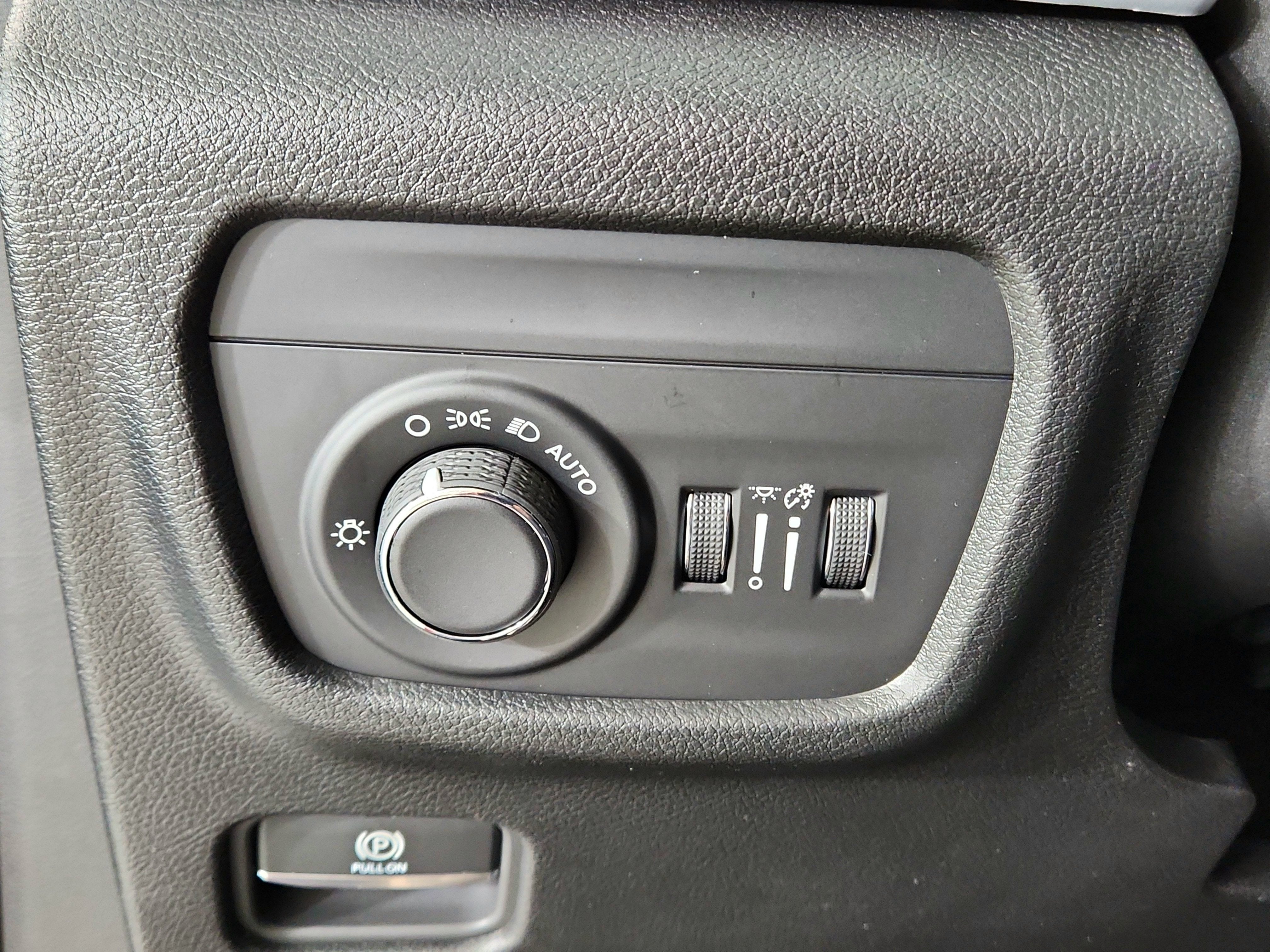 2025 Jeep Grand Cherokee JEEP GRAND CHEROKEE LAREDO 4X4