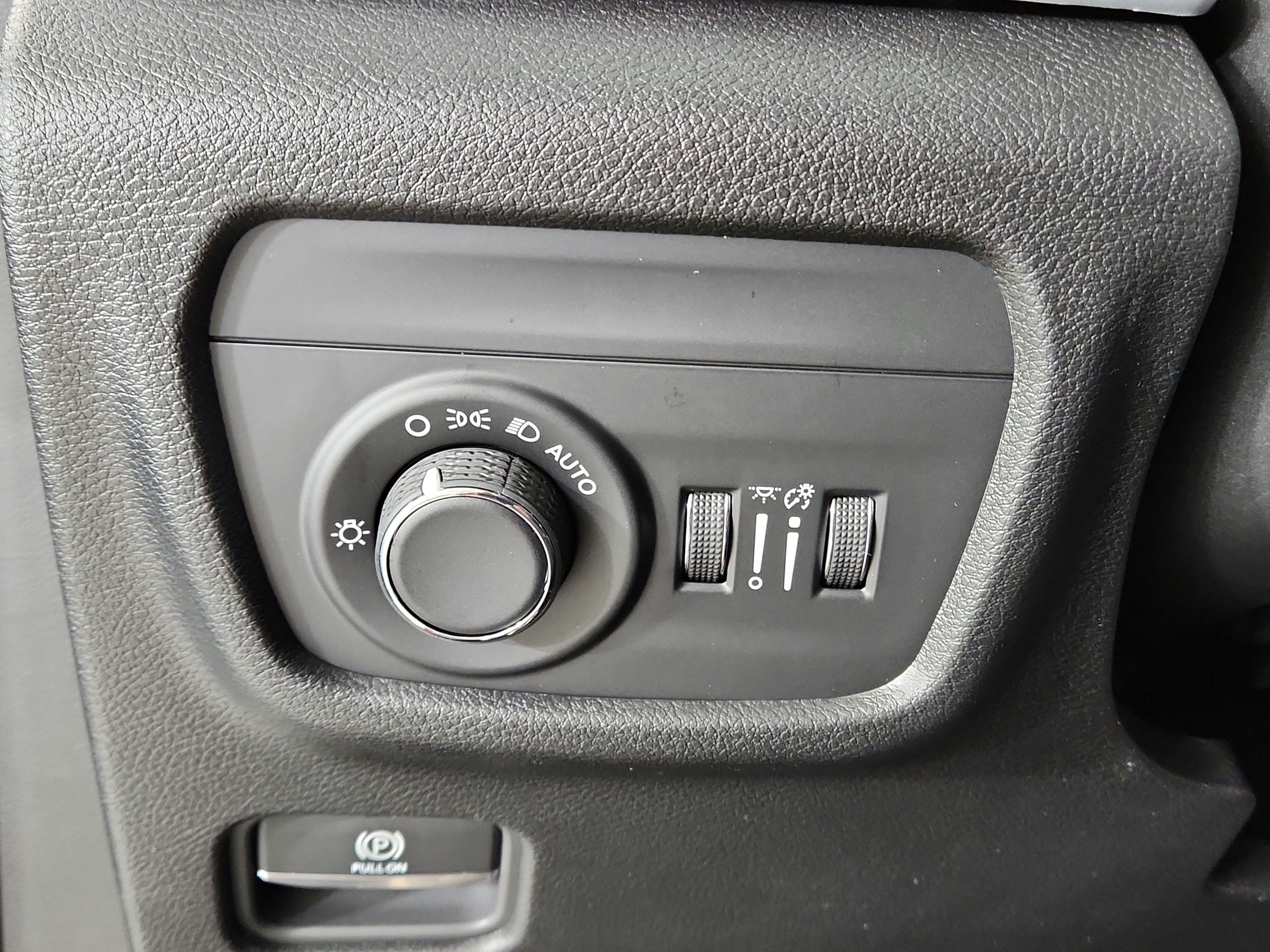 2025 Jeep Grand Cherokee JEEP GRAND CHEROKEE LAREDO 4X4