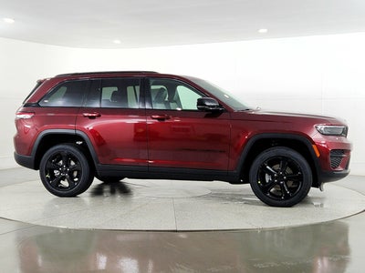 2025 Jeep Grand Cherokee JEEP GRAND CHEROKEE LAREDO 4X4