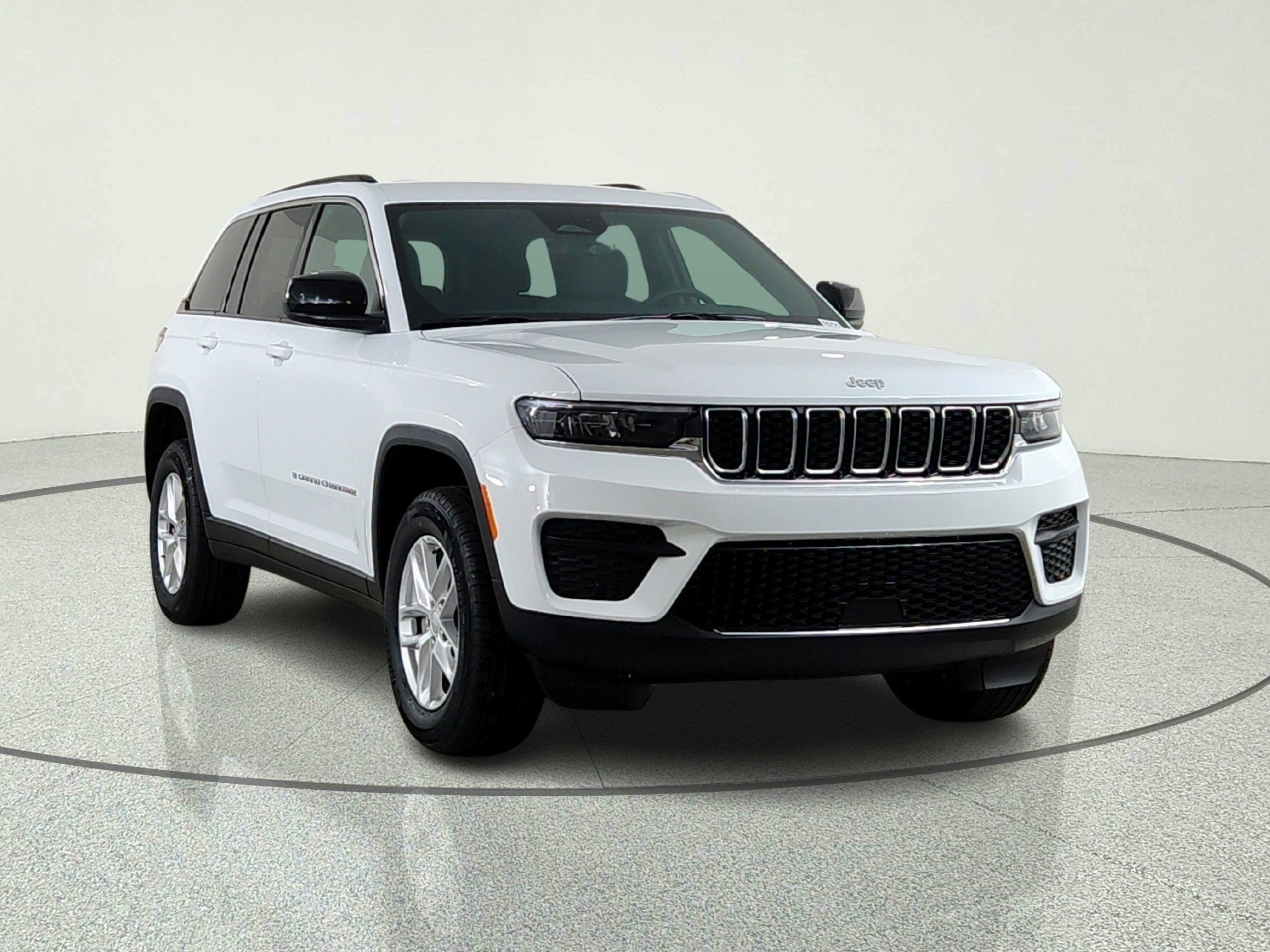 2026 Jeep Grand Cherokee JEEP GRAND CHEROKEE LAREDO 4X4