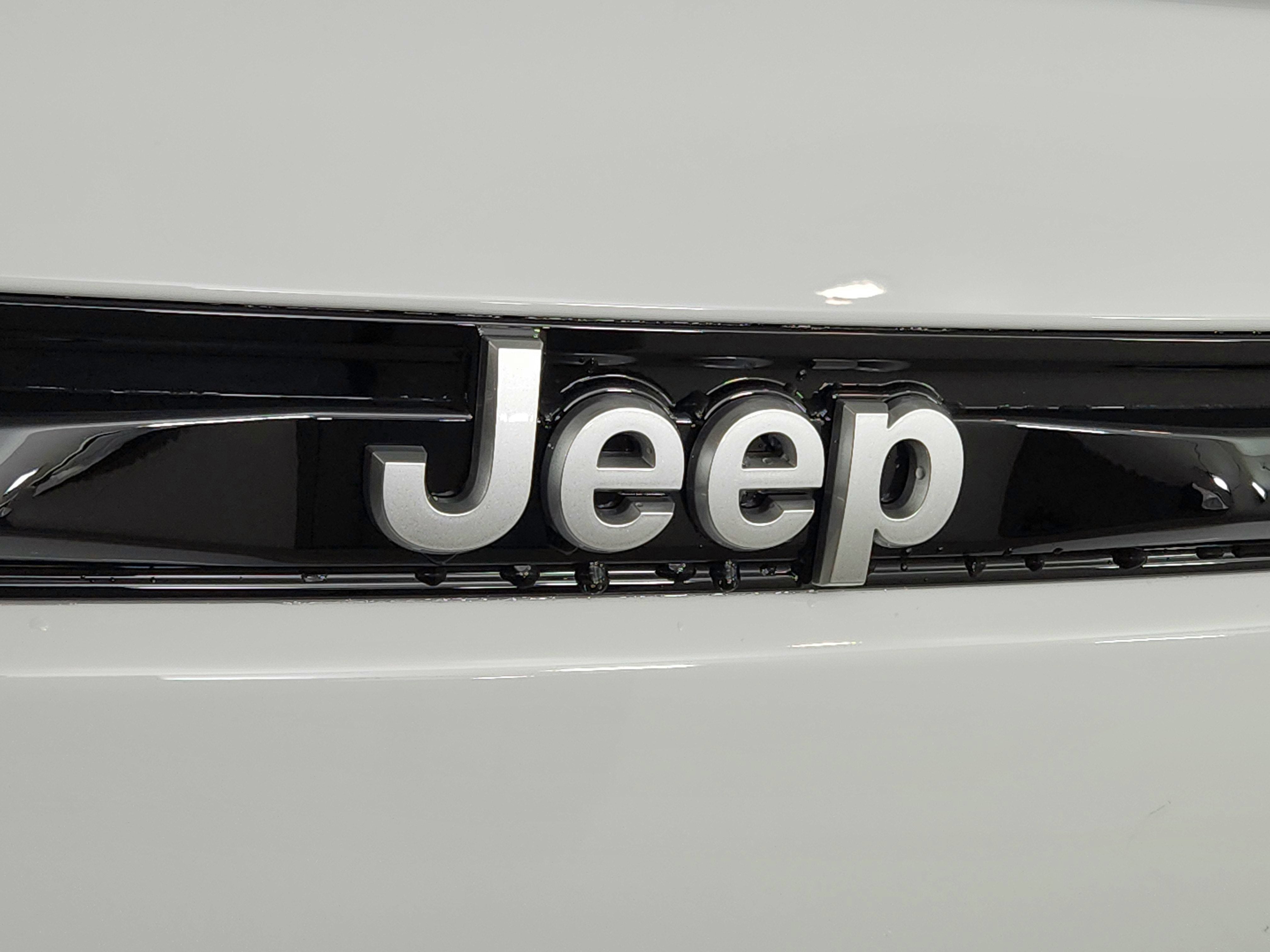 2026 Jeep Grand Cherokee JEEP GRAND CHEROKEE LAREDO 4X4