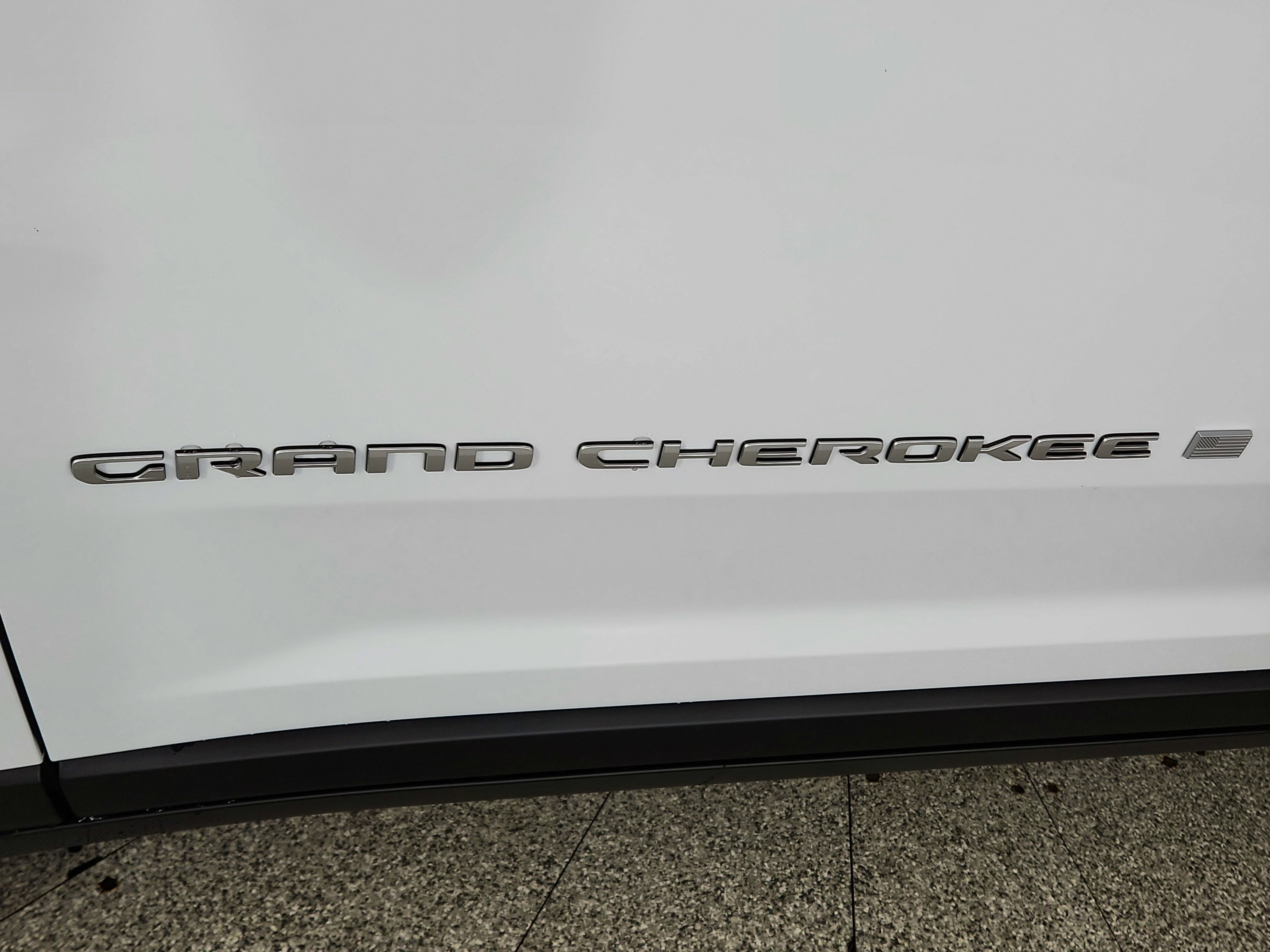 2026 Jeep Grand Cherokee JEEP GRAND CHEROKEE LAREDO 4X4