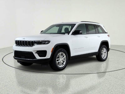 2026 Jeep Grand Cherokee JEEP GRAND CHEROKEE LAREDO 4X4