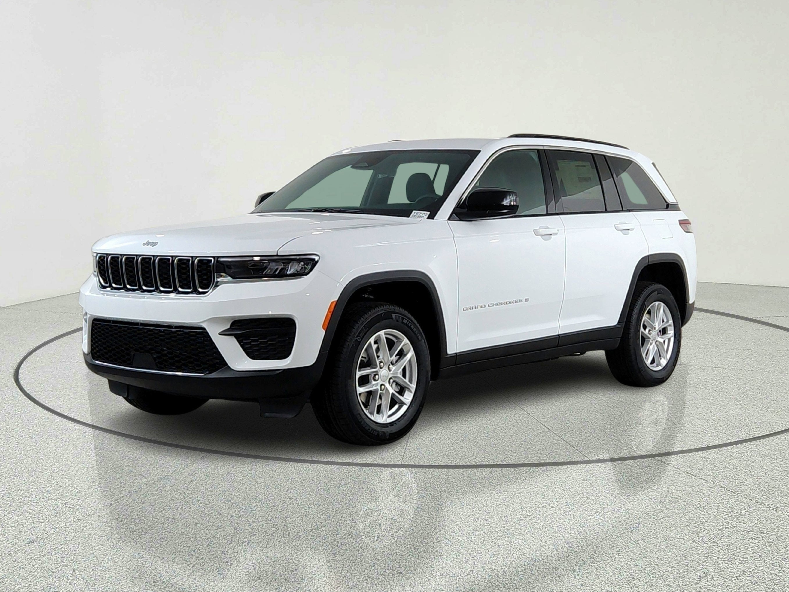 2026 Jeep Grand Cherokee JEEP GRAND CHEROKEE LAREDO 4X4