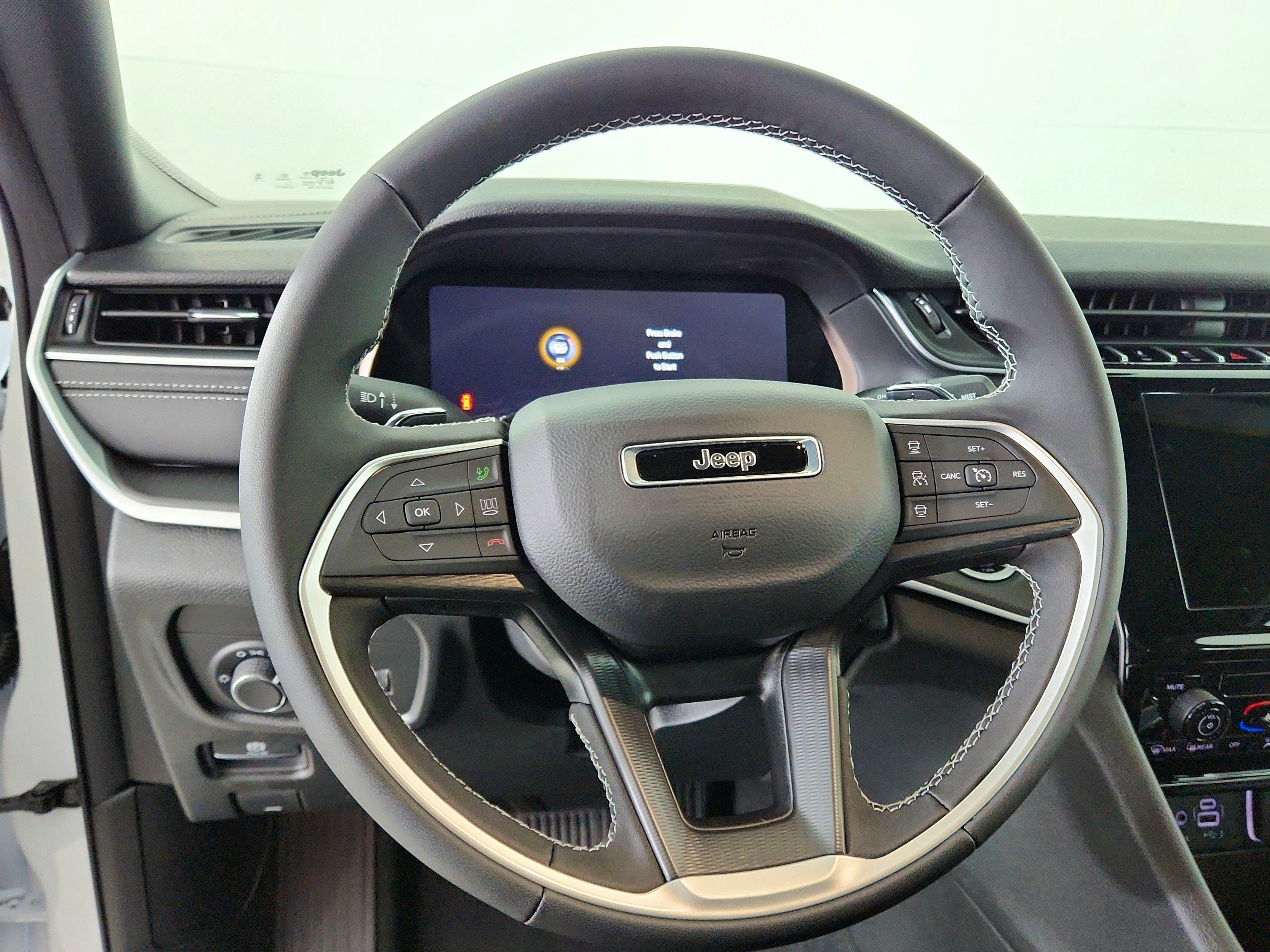 2026 Jeep Grand Cherokee JEEP GRAND CHEROKEE LAREDO 4X4