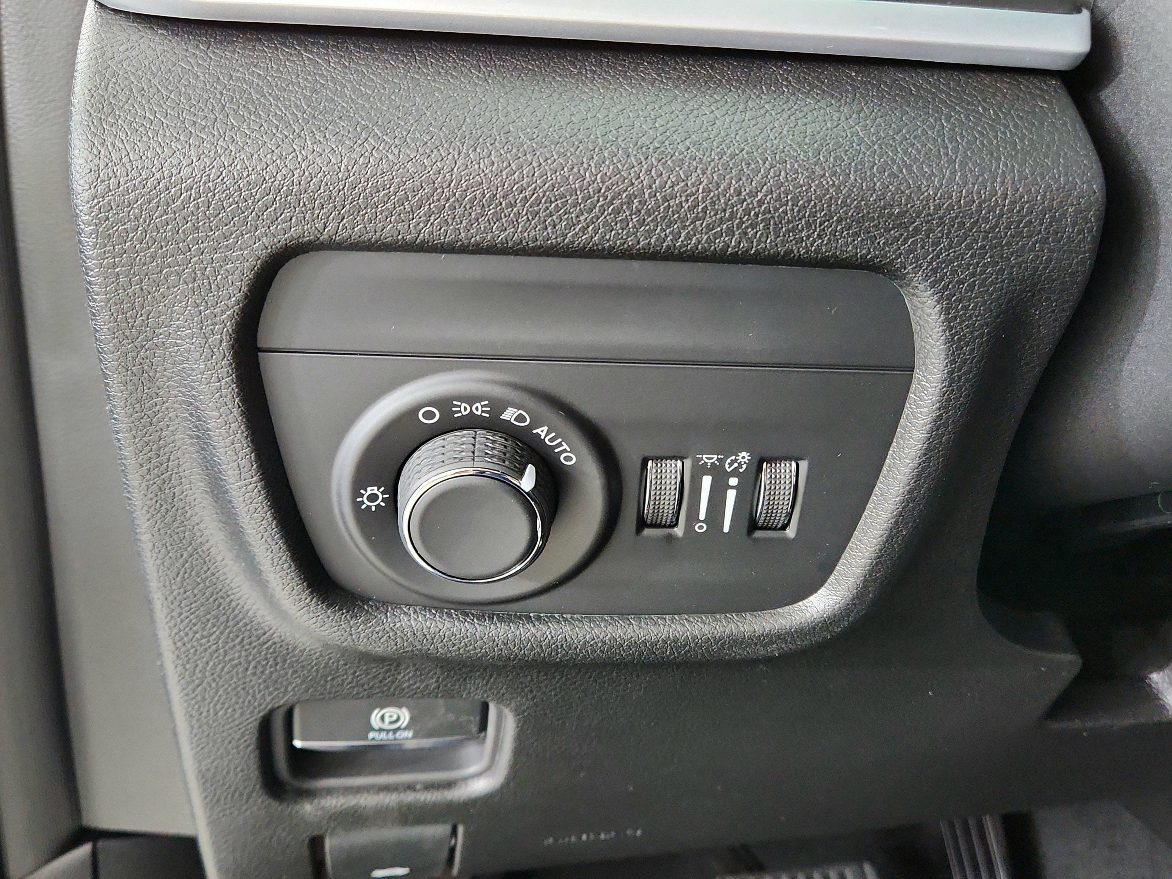 2026 Jeep Grand Cherokee JEEP GRAND CHEROKEE LAREDO 4X4