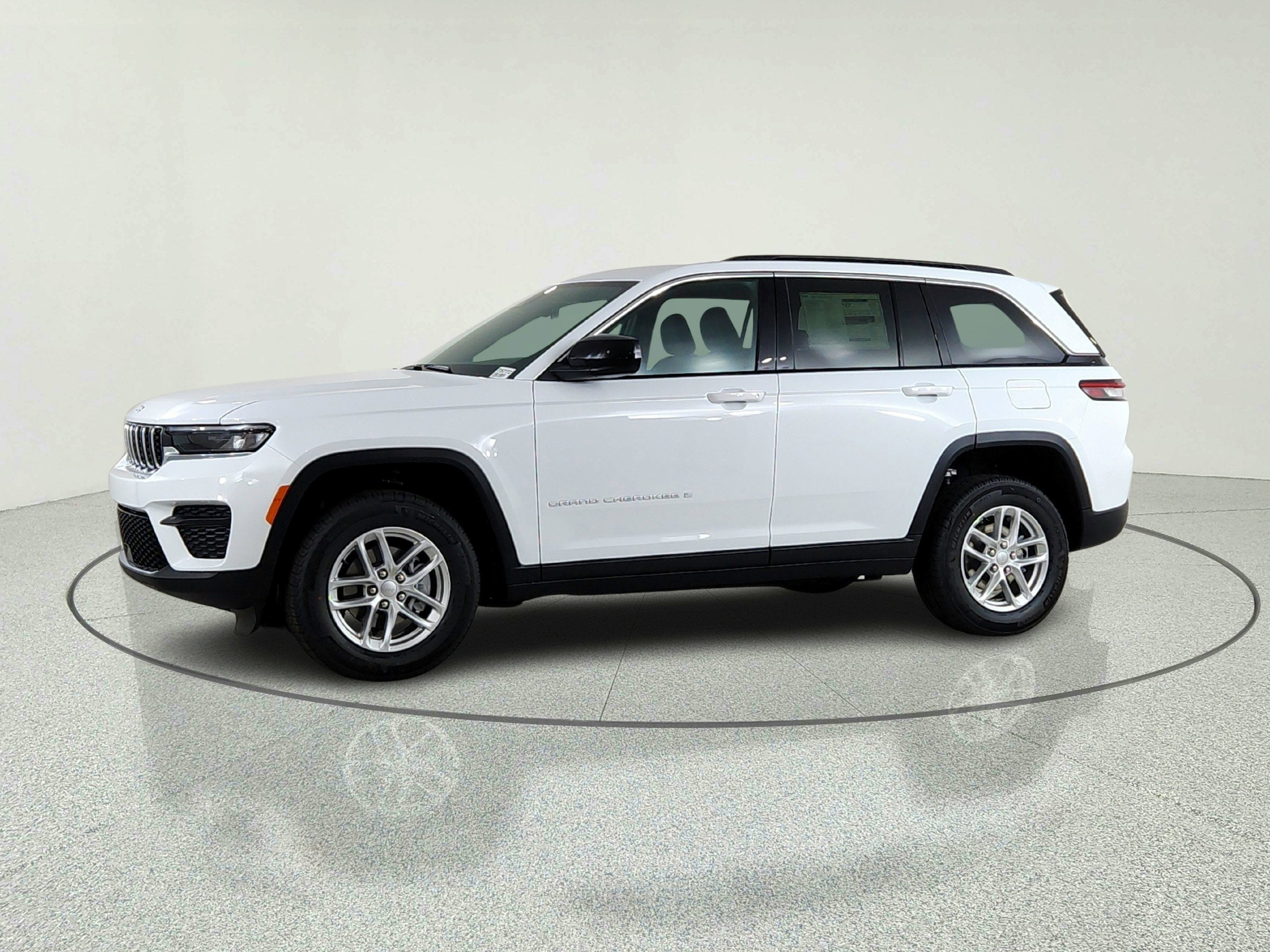 2026 Jeep Grand Cherokee JEEP GRAND CHEROKEE LAREDO 4X4