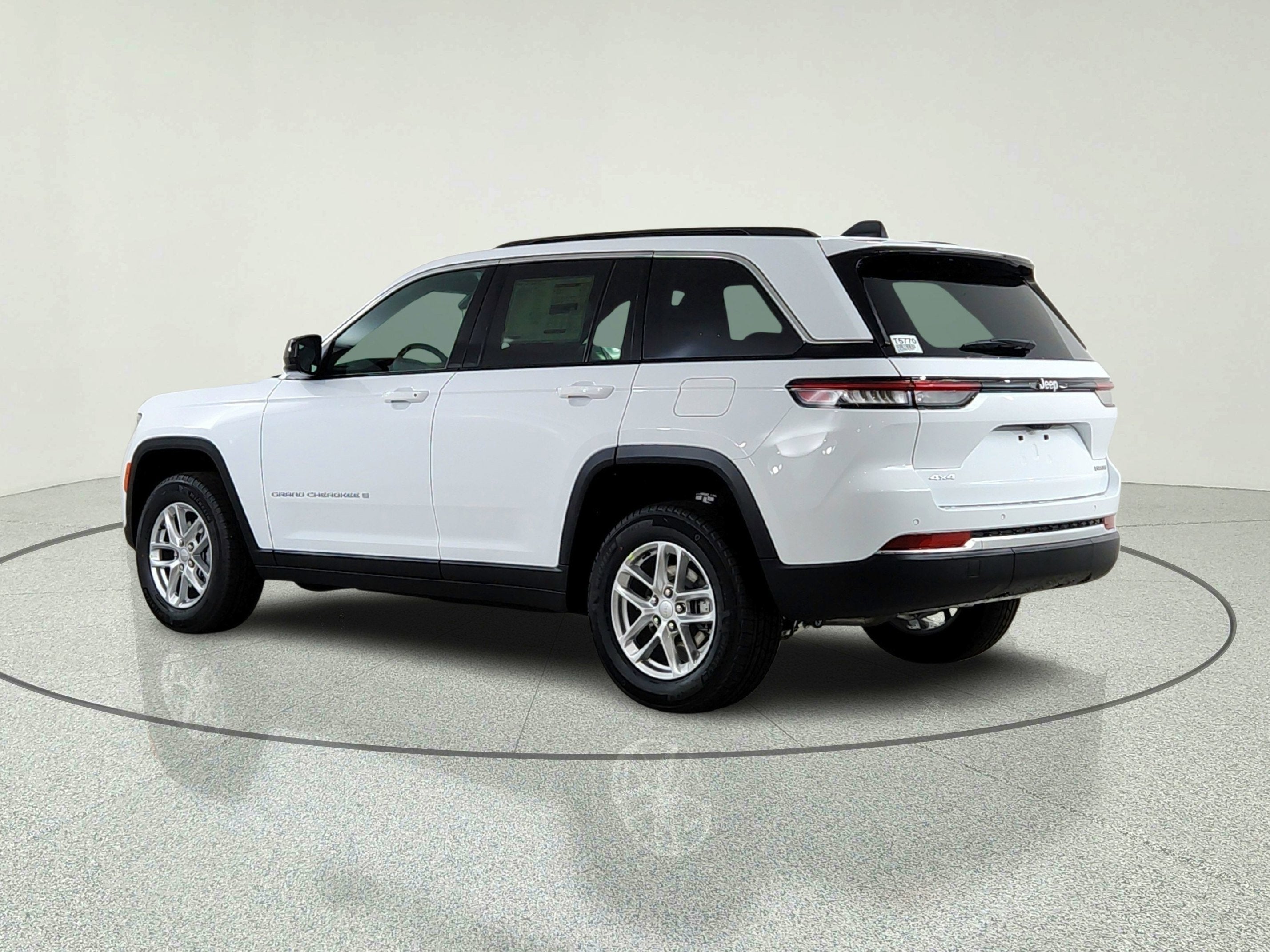 2026 Jeep Grand Cherokee JEEP GRAND CHEROKEE LAREDO 4X4