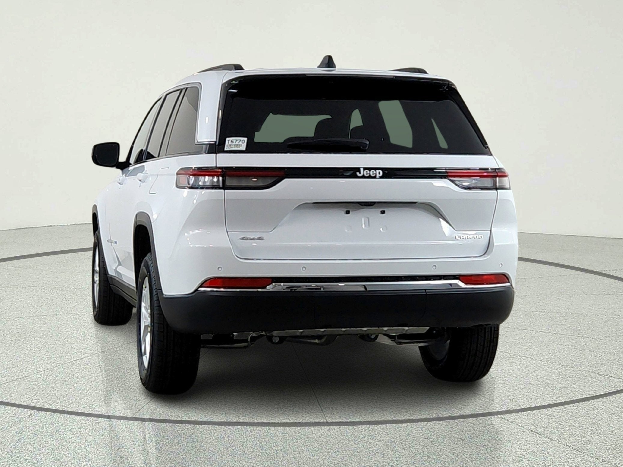 2026 Jeep Grand Cherokee JEEP GRAND CHEROKEE LAREDO 4X4