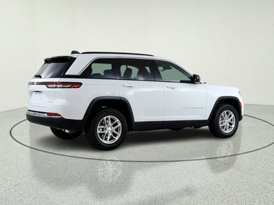 2026 Jeep Grand Cherokee JEEP GRAND CHEROKEE LAREDO 4X4