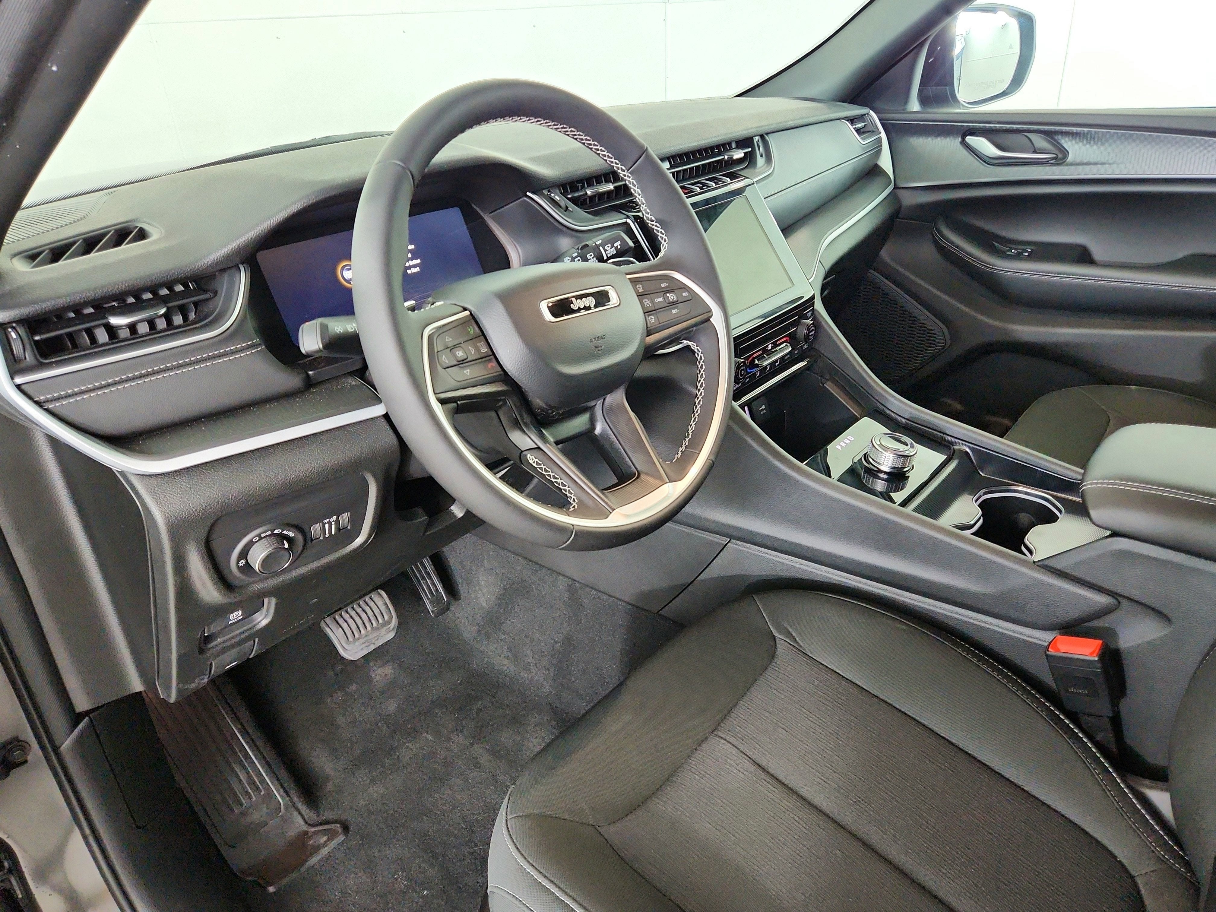 2026 Jeep Grand Cherokee JEEP GRAND CHEROKEE LAREDO 4X4