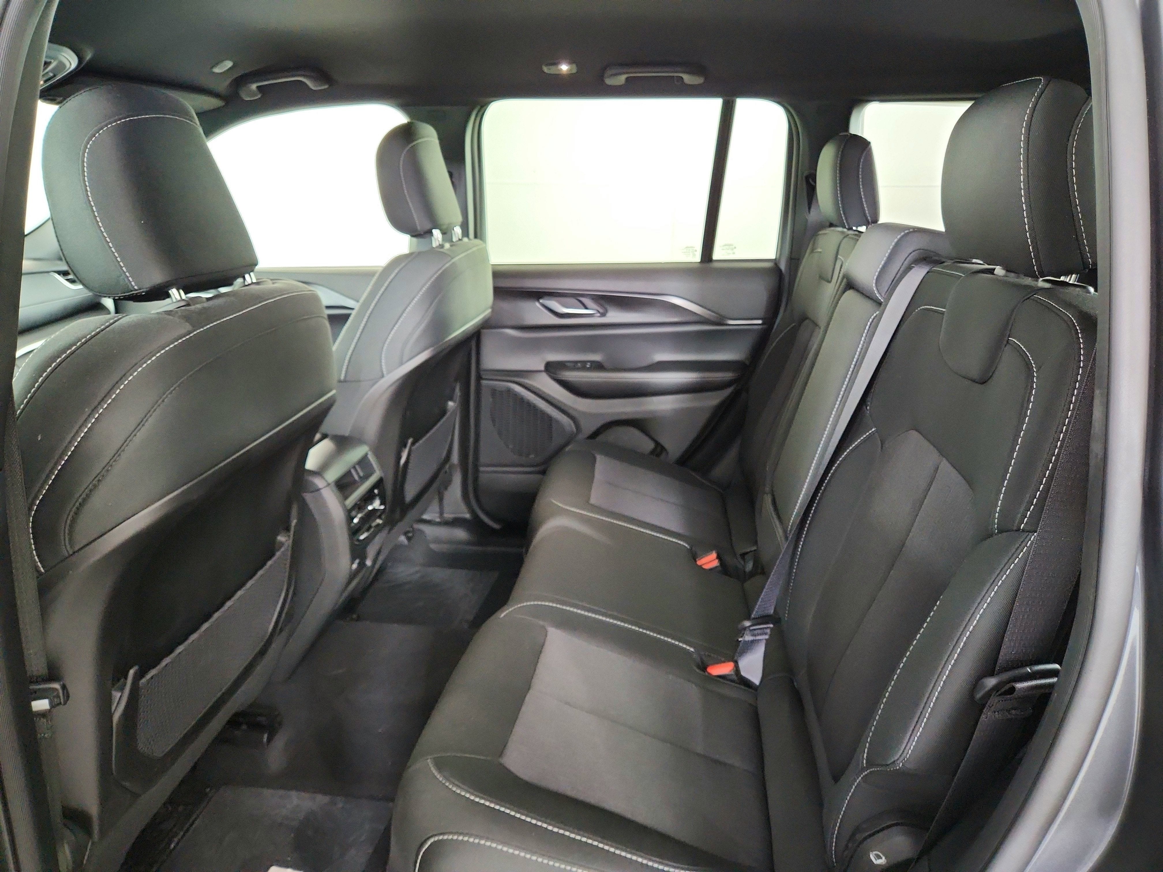 2026 Jeep Grand Cherokee JEEP GRAND CHEROKEE LAREDO 4X4