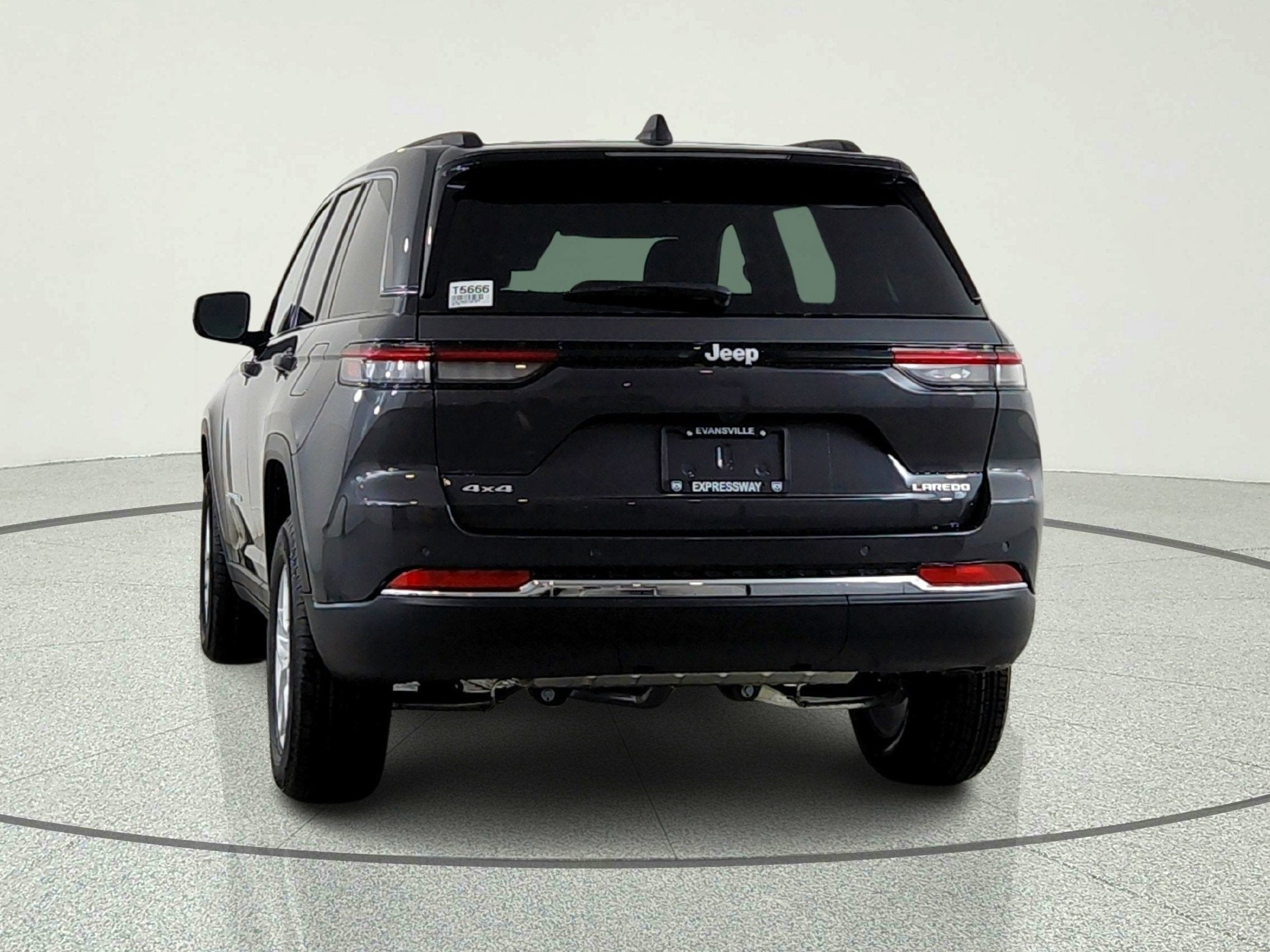 2026 Jeep Grand Cherokee JEEP GRAND CHEROKEE LAREDO 4X4