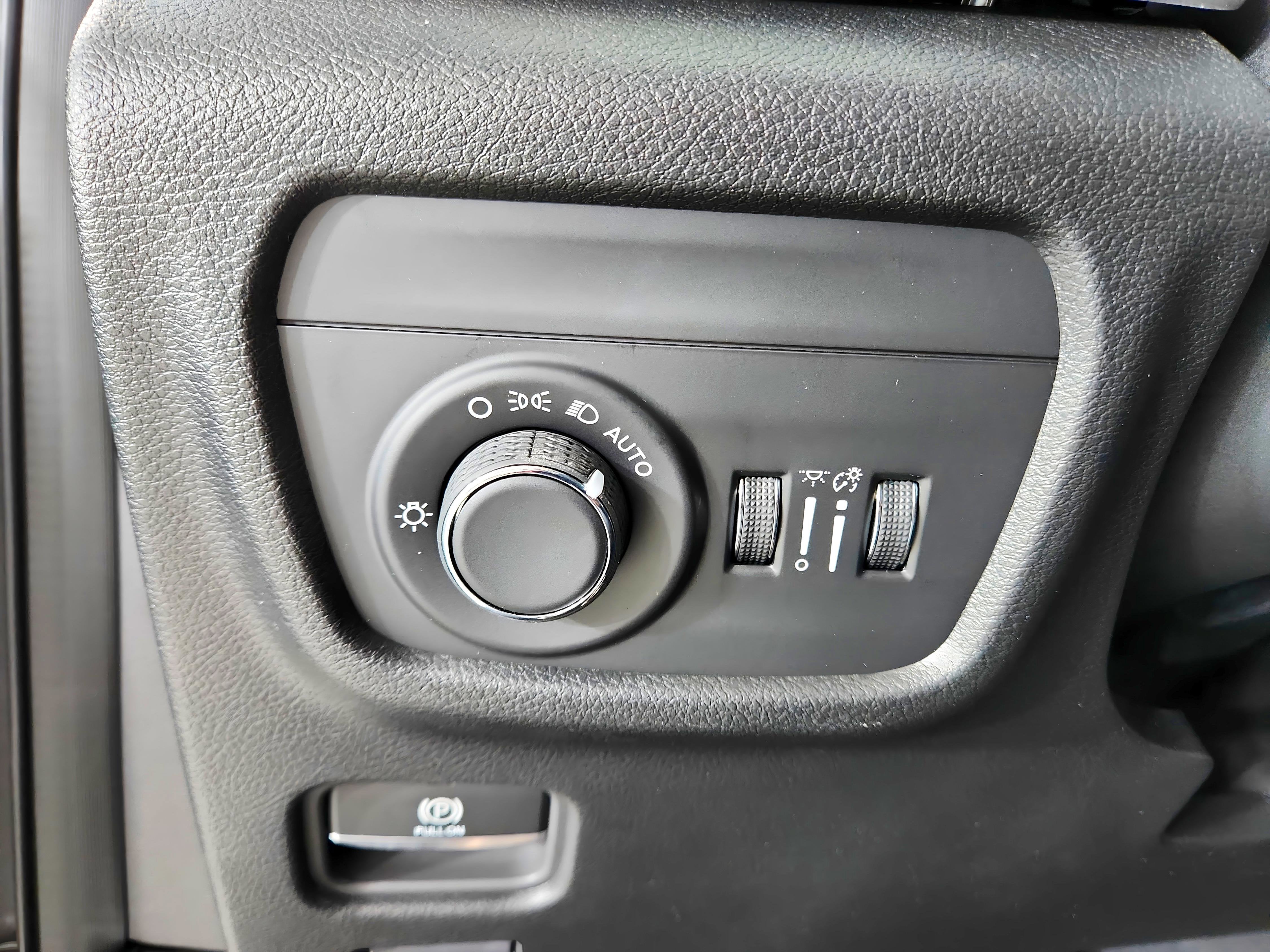 2025 Jeep Grand Cherokee JEEP GRAND CHEROKEE LAREDO 4X4