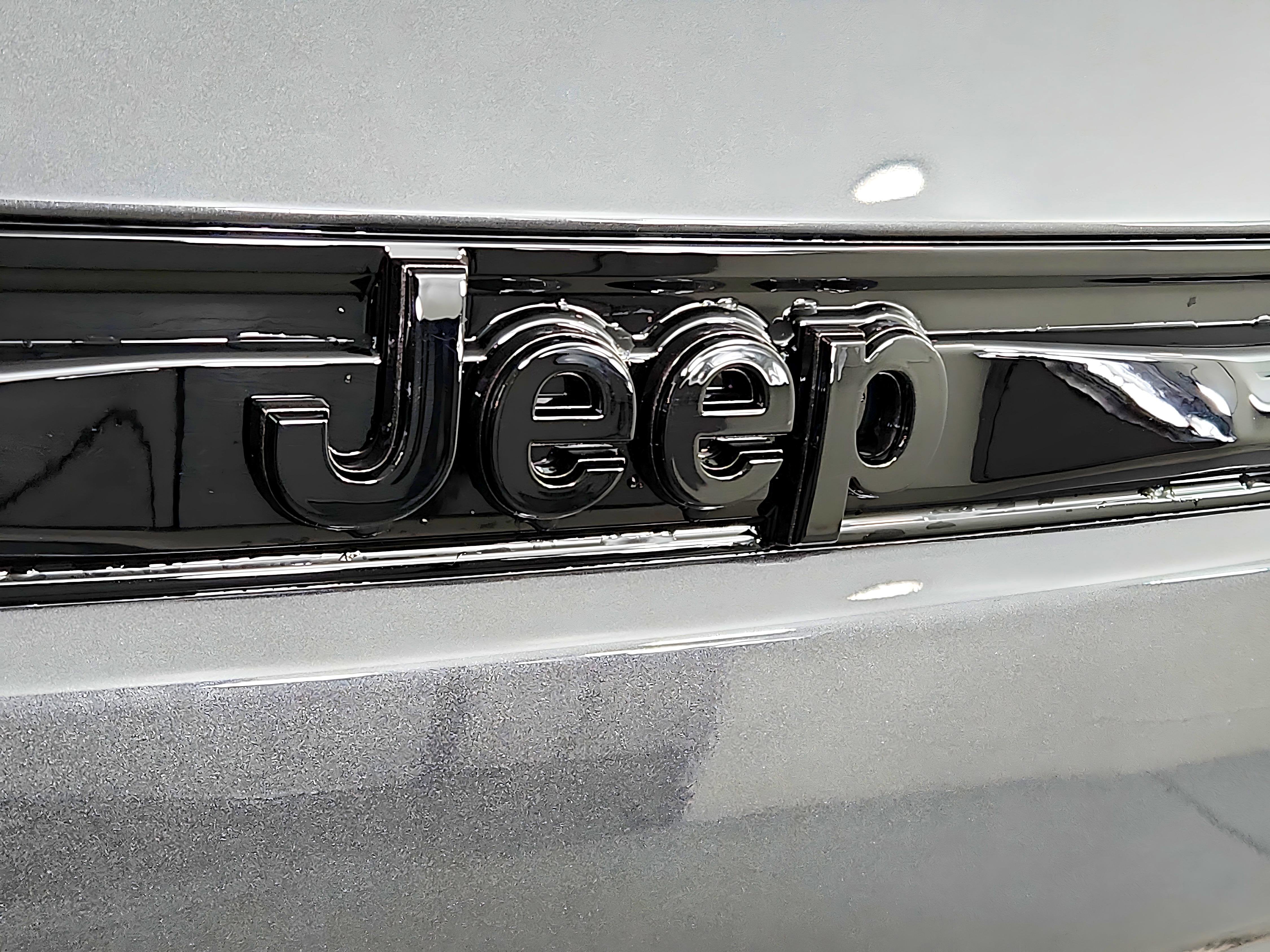 2025 Jeep Grand Cherokee JEEP GRAND CHEROKEE LAREDO 4X4