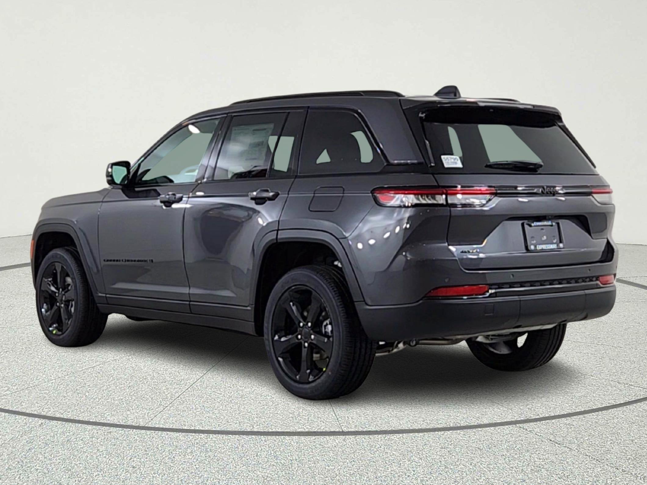 2025 Jeep Grand Cherokee JEEP GRAND CHEROKEE LAREDO 4X4