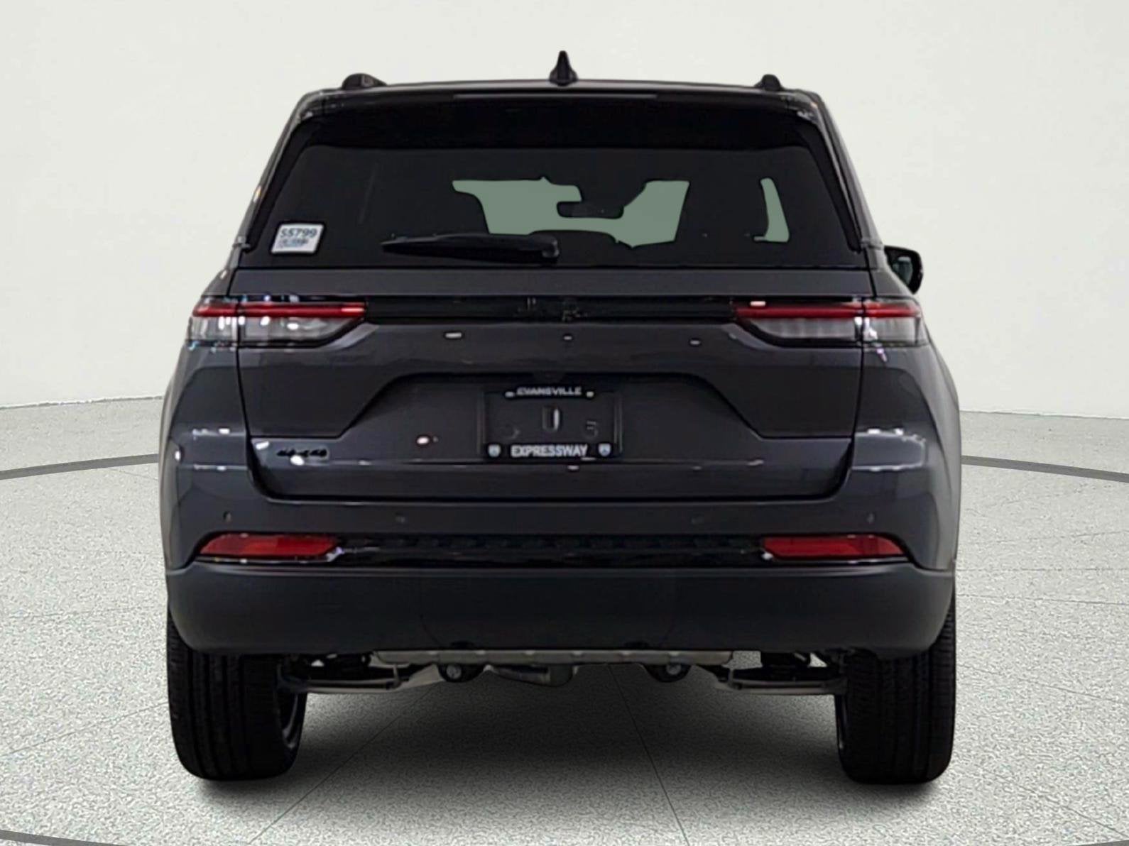 2025 Jeep Grand Cherokee JEEP GRAND CHEROKEE LAREDO 4X4