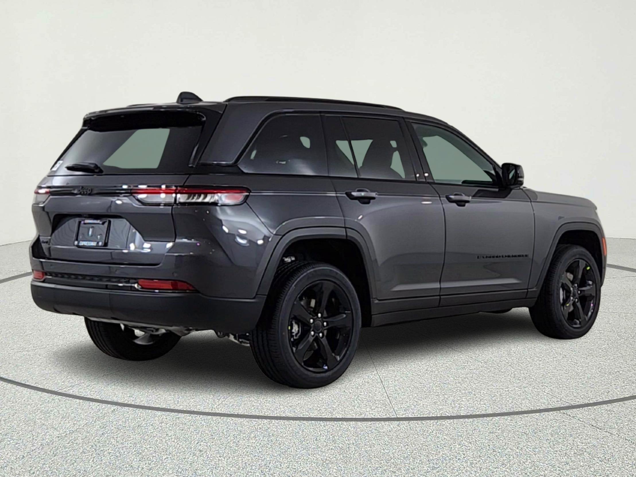 2025 Jeep Grand Cherokee JEEP GRAND CHEROKEE LAREDO 4X4